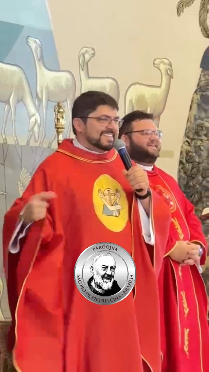 #CampanhaMãosÀObra | 🎂 Nem no aniversário do Padre Fernando ele esquece da nossa campanha para construção da Casa de São Pio em Brasília!
⛪️ Esta fala ocorreu após a missa da peregrinação à Basílica São Francisco de Assis, neste último sábado (25).
Venha Participar!
🔗 www.paroquiasaopio.com.br (link na bio)
#padrepio
#paroquiasaopiodepietrelcinabrasília
#catolicos