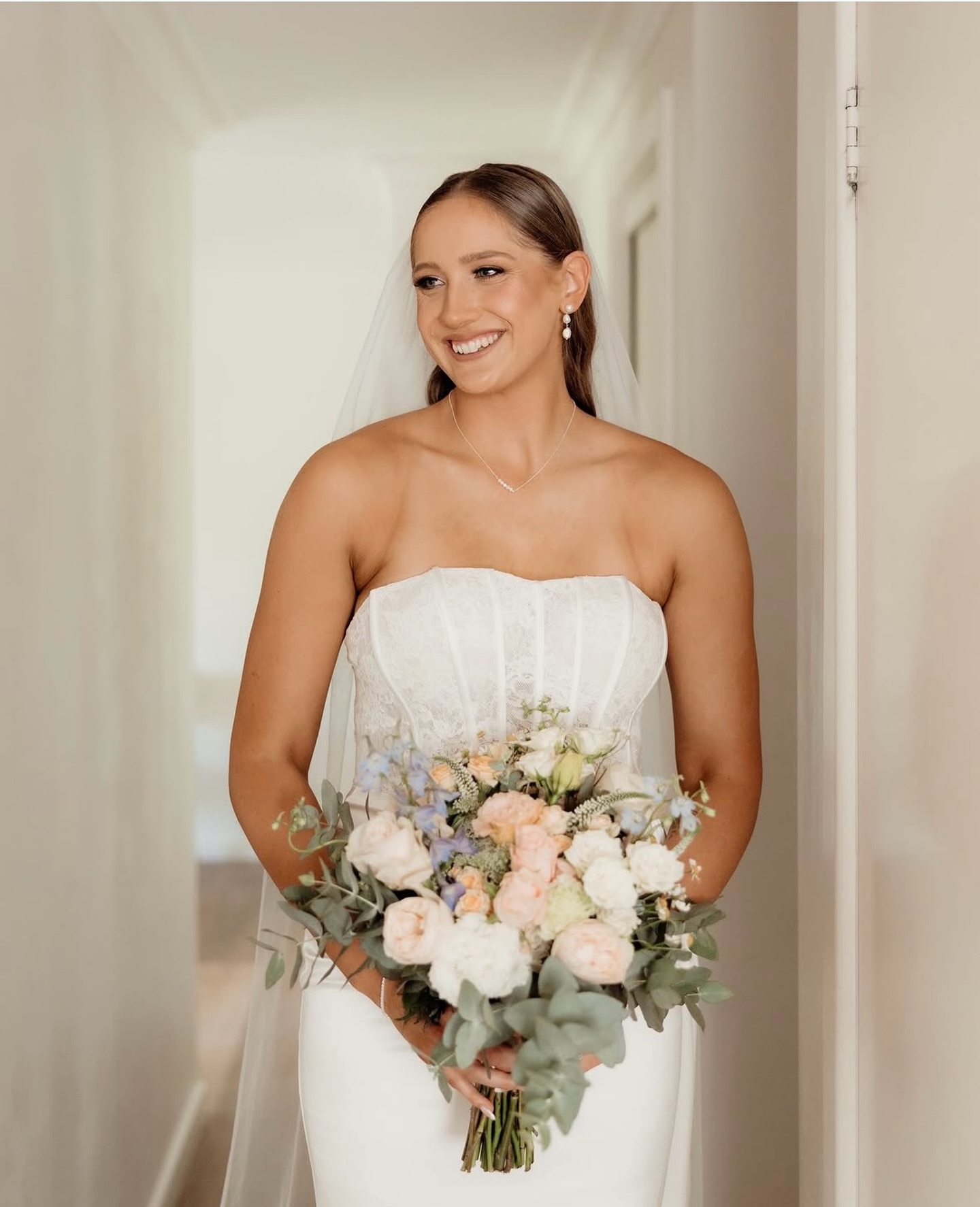 Golden glow, radiant smile, and a moment she’ll carry forever ✨
She walked into her forever looking effortlessly stunning, glowing against the soft elegance of her gown. With a bouquet as delicate as the moment itself, every step felt like a dream in motion. Pure beauty, pure joy, pure love 🤍💐
#WeddingGlow
#BrideGoals
#GoldenHourBride
#ForeverStartsNow
#ModernRomance