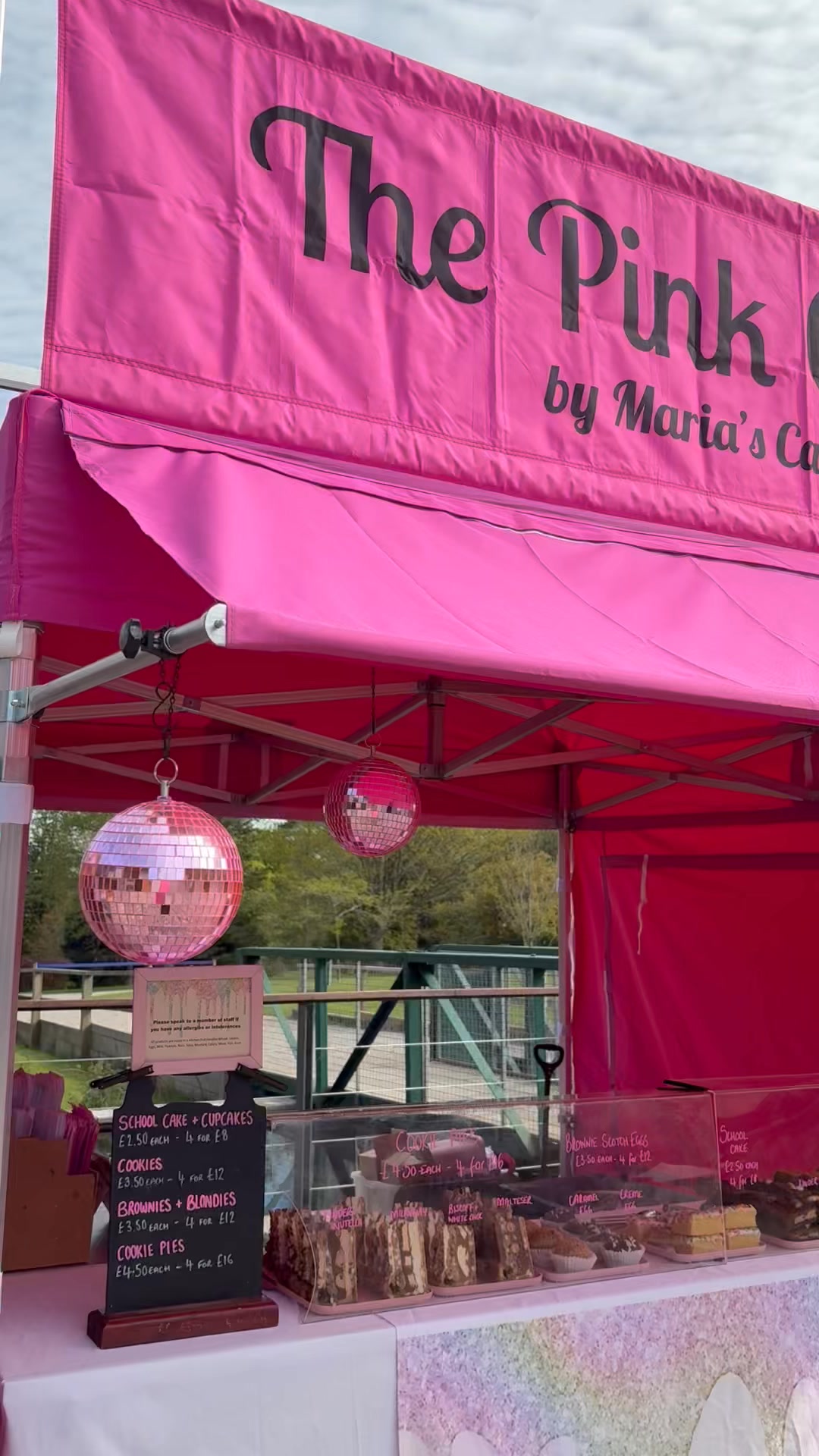 🎪 💖The Pink Cake Tent is hitting the road so you're May could look like this! 💖🎪
Sat 2nd - Downton Cuckoo Fair
Mon 4th - Fryern Funtasia
Sat 9th - Awbridge Village Fete
Sunday 10th - Second Sundays Andover
Saturday 16th - North Baddesley Village Day
Sun 17th - Alresford Watercress Festival
Sat 23rd - Big Eat Festival
Sun 24th - Big Eat Festival
Mon 25th - Big Eat Festival
Catch us serving up all your favourites 🍰✨ from cookies to brownies and plenty of cake! Come say hi, grab a treat, and soak up the vibes 💕
#PinkCakeTent #MariasCakesAndBakes #FoodFestivalSeason #HampshireEvents #SweetTreats #CakeLovers #MarketDays