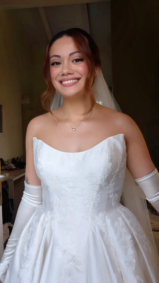 THE BEAUTY OF "MARNIE"
Without Trial✨️
Soft, radiant, and effortlessly elegant 🤍
A timeless updo with delicate face-framing pieces, paired with the dreamiest soft glow glam.
The sweetest bride, glowing from within
-----------------------------
#lakecomowedding
#lakecomobride
#bridalmakeup
#destinationbride
#timelessbride