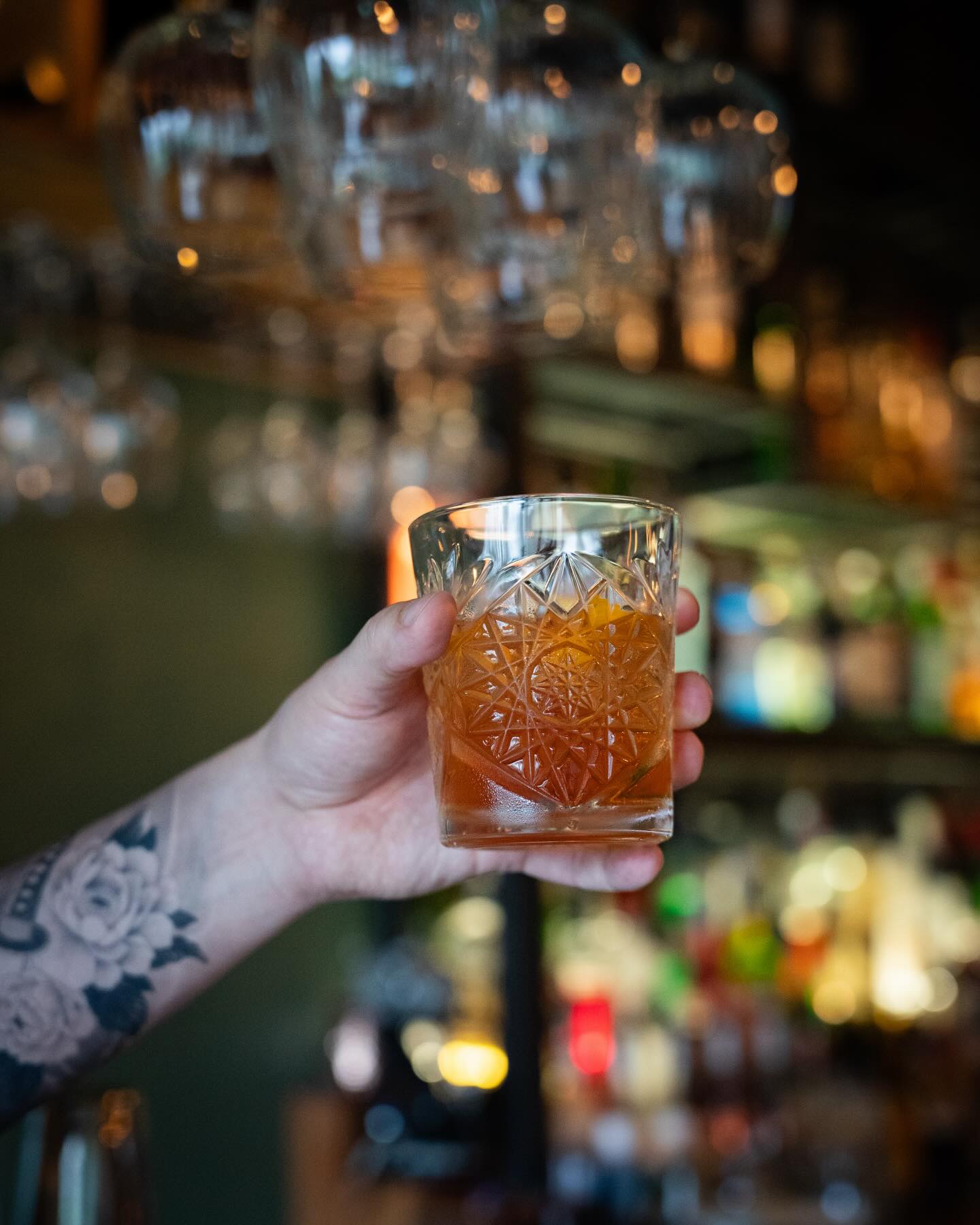 Weekend mood, summer air, and a refreshing drink in hand ☀️🍹 The perfect way to slow down and enjoy the moment.
#CaponesGalway #WeekendVibes #SummerDays #DrinkOClock #galwayeats