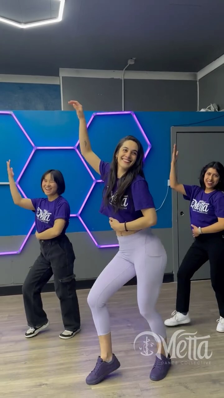 When the team matches 💜✨
#mettadancecollective #lovingkindness #bachatacommunity #bachata #dancetraining #mindbodyspirit #bachatatechnique #bachataNM #bachatasantafe