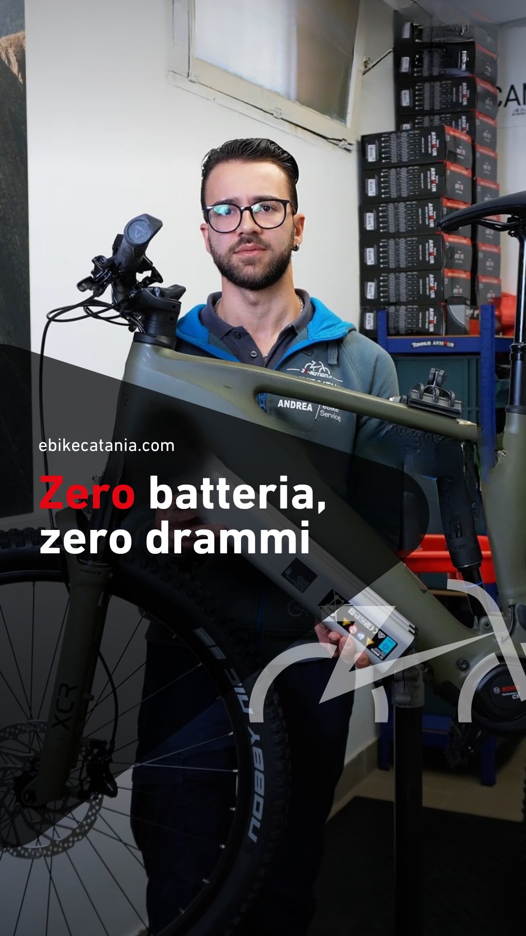 🔋 "E se si scarica la batteria mentre sono in salita?" È la domanda che ci fate tutti i giorni! 😅
Niente panico e nessun dramma: la bici non si blocca e non esplode! 💥 Diventa semplicemente una bicicletta muscolare. Vi basterà usare il cambio per alleggerire la pedalata e tornare a casa usando le vostre gambe. 🚴♂️
Ma noi vi lanciamo una sfida: provate a scaricare una delle nostre batterie Bosch da 800 Wh in una sola giornata! Vi assicuriamo che non vi basterà stare in sella da mattina a sera. 💪
Scacciate l'ansia da autonomia e passate a trovarci in store per scoprire tutti i modelli disponibili.
📍 Vi aspettiamo da E-Bike Catania, in Via Trieste 40 (CT).
#ebike #ebikecatania #bosch #boschitalia #emtb #mtb #ciclismo #catania #sicilia #bici #ebikelovers #bikeporn #ansiadaautonomia