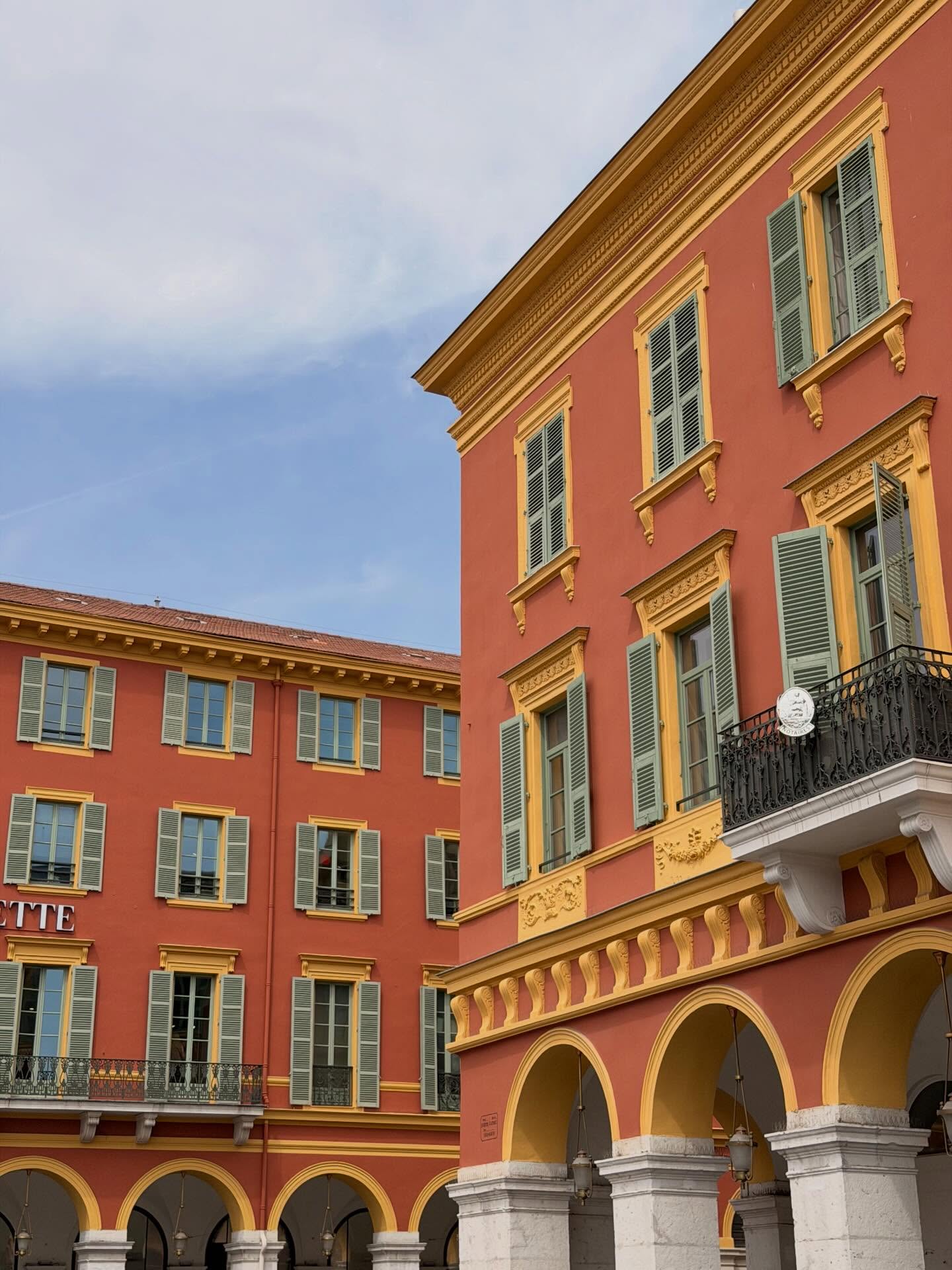 Getting lost in Nice 🇫🇷
Fun fact: Did you know that Nice wasn’t always French ? 😳
This glamorous Riviera icon actually belonged to the Kindom of Sardinia until 1860, when it officially became part of France. A little plot twist in history might I say 🤭
Also, The Promenade des Anglais does indeed have British roots. One of Europe’s most famous seaside boulevards was funded by wealthy English visitors in 1820s - hence the name 😁
The second photo features the stunning Fontaine du Soleil where the Greek god of the sun, Apollo, stands proudly above the square - a perfect symbol for a city blessed with light, beauty and Riviera radiance☀️, Nice having over 300 sunny days per year.
From pastel streets to Belle Époque glamour… this is what I captured in 3h in the city named Nikaia by the greeks, the goddess of victory, some “few years” back, around 350BC. 🙃
#nicefrance #frenchrivièra #cotedazur #southoffrance #europehiddengems