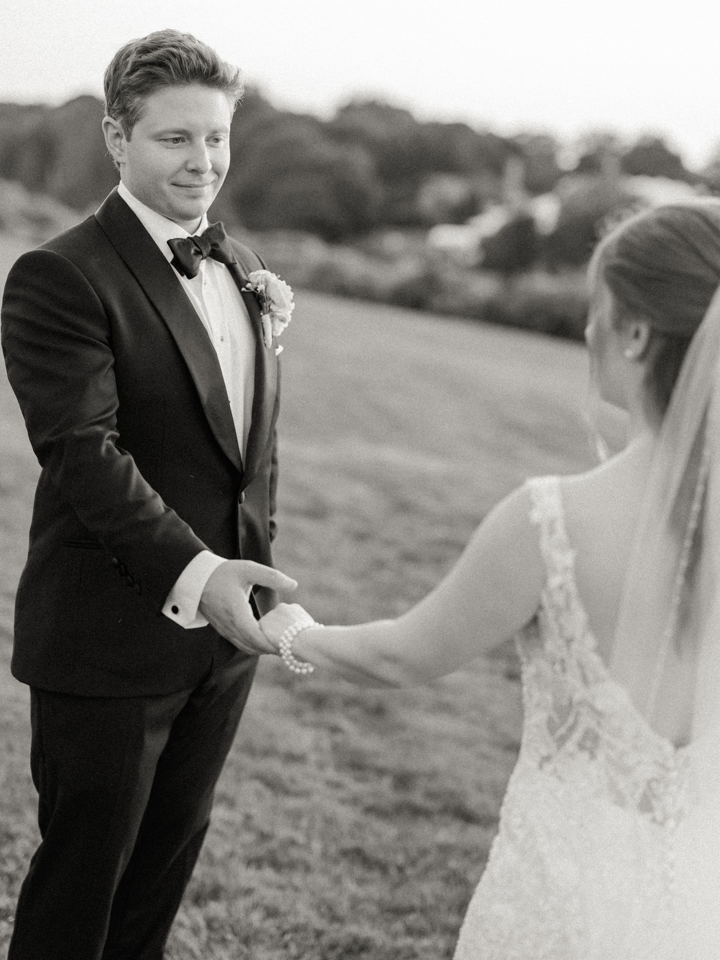 Classic black and white bridal portraits with M&C by the beautiful ocean cliffs in Newport RI 🌊 #newportwedding #newportweddingphotographer #oceancliff
.
.
Venue @oceancliffnewport
Planning and design @jennyeventsco