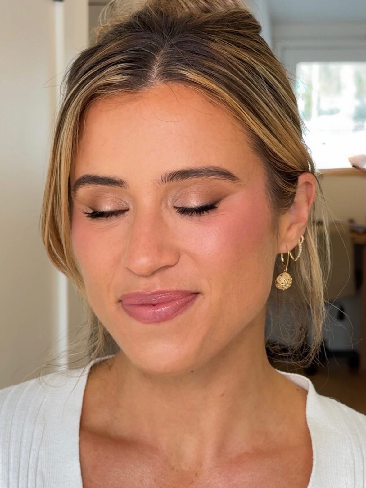 Bridal trial from back in February. Someone used this as their inspo recently and reminded me of how much I loved this look. It needed a permanent spot on the feed.
Link in bio to book your bridal makeup with us
90 weddings on the books for 2027
#longislandmakeupartist #longislandbride #longislandbridalmakeupartist #longislandmakeupandhair