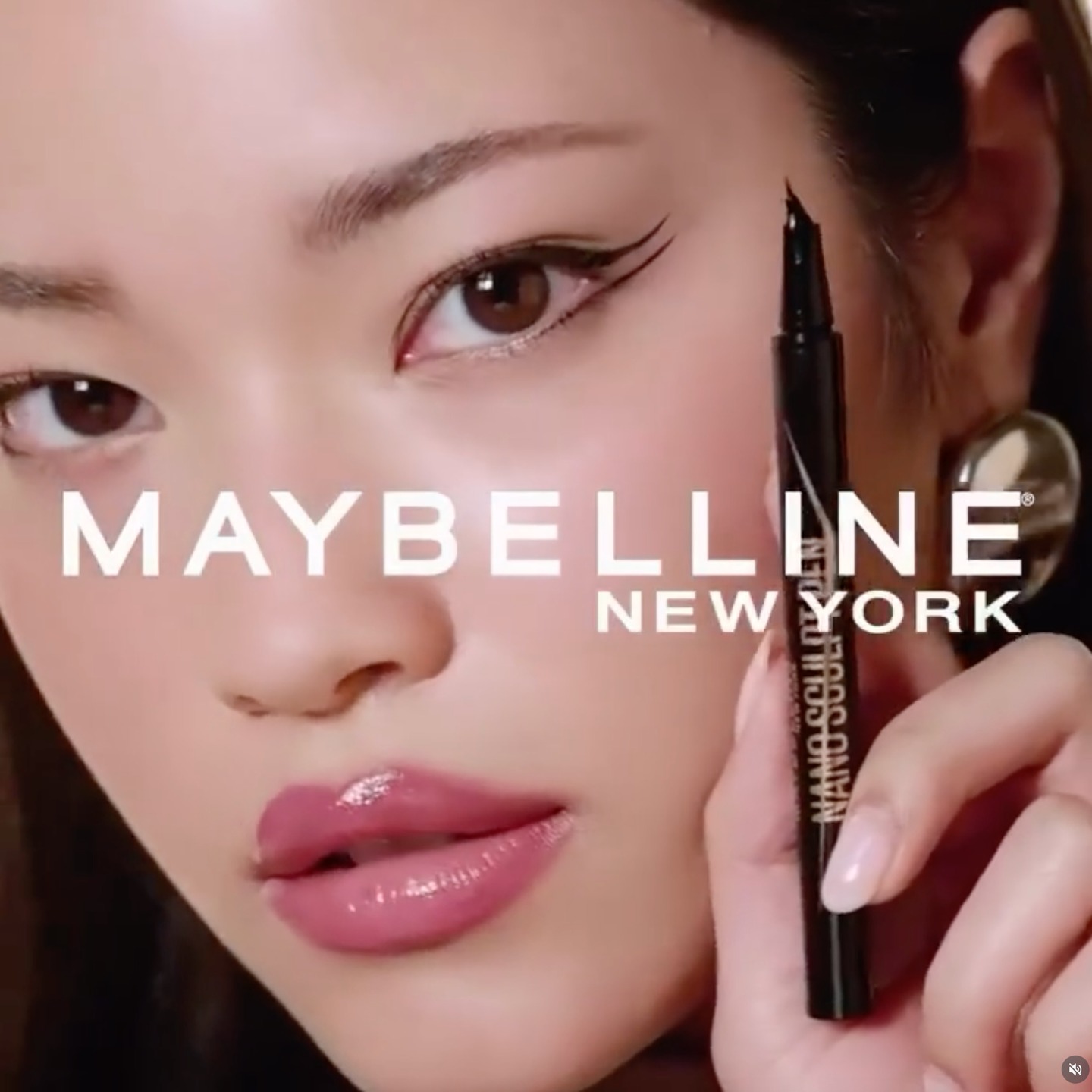 Our makeup artist @stevencanavanbeauty for Maybelline Nano Sculpt
@maybelline
@suunjos
@felisha.tolentino
@jonathan.heller
#lateliernyc #maybelline #nanosculpt