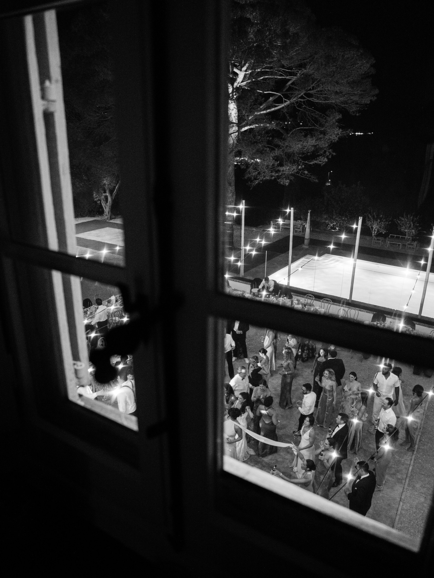 Entre lumières, musique et l’énergie de la piste de danse, cette réception de mariage dévoile toute l’élégance d’une célébration prestigieuse au cœur de la Côte d’Azur. ✨
~
Between lights, music, and the energy of the dance floor, this wedding reception reveals all the elegance of a prestigious celebration in the heart of the French Riviera. ✨
Credits :
Venue @bastideduroy
Wedding Planner @anaiscarlinoweddings
Photographer @louisegoldingphotography
Videographer @renaud_conti_films
Design @missyruizevents
Caterer @roland_paix
DJ @wildfire_djs
Sax @sven_sax
Rentals @jolibazaar @be_lounge_officiel
Tableware @maison_options
HMUA @allisondepmuah
Bartender @mixologisevent
Dancefloor @ujloc
#mariage #lieuevenementiel #evenements #weddingvenue #weddingdestination #eventvenue