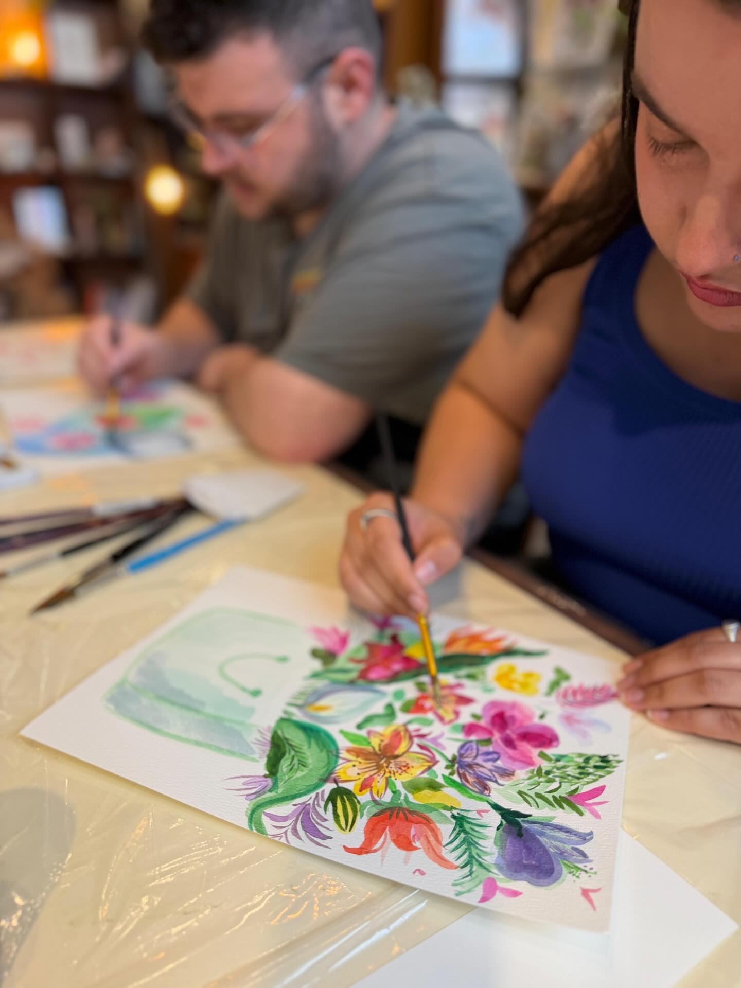 *רביעי/ שישי! סדנת ציורים בוטניים בצבעי מים*🍃🌺
מוזמנים ומוזמנות לסדנה חווייתית בה נלמד טכניקות של צבעי מים וניצור יחד ציורי פרחים וצמחים מרהיבים.
הסדנה מתאימה לכל הרמות- אין צורך בניסיון קודם
מועדי סדנאות:
יום רביעי 29.4 | 10:30-12:30
יום שישי 1.5 | 10:00-12:00
*📌רחוב היוצרים, אזור תעשייה מעיין צבי // 150 ש”ח*
להרשמה >> נטעלי- 0504515565