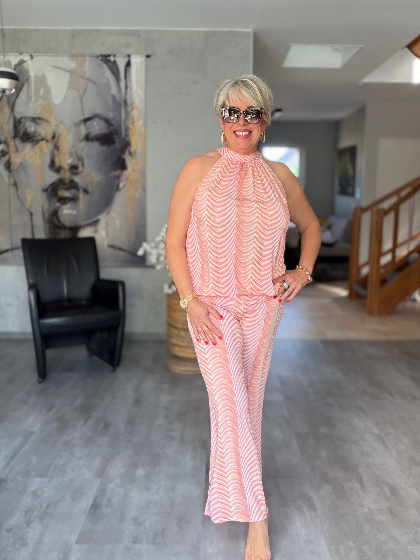 Sonne an, gute Laune an… und wir sind heute mal ein bisschen verrückt 😍☀️
Weil das Wetter einfach traumhaft ist, dachten wir: Ihr braucht definitiv neue Lieblingslooks für den Sommer! 💛 Deshalb gibt es heute am Samstag einfach so 3 total coole neue Bikini-Zweiteiler in Farben, die uns komplett umgehauen haben 🔥👙
Und für alle, die noch nach einer stylischen Alternative suchen, haben wir außerdem eine mega schöne Jeansjacke für euch dabei 💙✨
Schnell sein lohnt sich – solche Highlights sind oft schneller weg, als man denkt 😉
👉 Link in der Bio
👉 Schaut auch unbedingt in unsere Stories, dort findet ihr ebenfalls direkt die Links zu den Produkten!
Welcher Look ist euer Favorit? 😍👇
#fashionboxx #bikini #zweiteiler #sommerlook #beachstyle #bikinilove #newin #ootd #summerfashion #jeansjacke #fashionliebe #modeonline #trendstyle #musthave #shopnow #instafashion #sommermode #beachwear #urlaubsvibes #damenmode