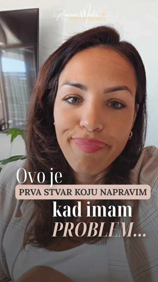 Način na koji ja radim kvantne skokove u svom životu je vrlo jednostavan.
Kad imam problem ~ ne tražim još informacija.
Tražim OSOBU koja je imala isti (ili vrlo sličan) problem
i koja danas živi TOČNO rješenje koje ja želim postići.
I onda izaberem platiti toj osobi da me nauči i provede tim putem ostvarenja.
BRŽE.
JEDNOSTAVNIJE.
FOKUSIRANIJE.
To je to.
I to je isti način na koji ja kao coach radim sa svojim Premium Ženama. 🌹
Ne igramo se popravljanja i vječnog “rada na sebi”.
Ne pričam ti teoriju.
Vodim te iz 👉 specifičnog problema
u 👉 specifično rješenje.
ZNANJEM I ISKUSTVOM!
Zato dolazi brzo do velikih pomaka.
Zato moje Žene doživljavaju kvantne skokove.
Jer ne vrtimo se u krug, ne bavimo se problemom,
nego idemo ravno tamo gdje želiš doći.
I da budem potpuno jasna…
imam cijeli zid diploma i certifikata.
Ali moj kredibilitet nisu uokvireni papiri.
Moj najstvarniji dokaz uspješnosti je prvenstveno život kakav svakodnevno živim, koji sam preokrenula iz anksioznosti i people pleasinga u samopouzdan i dostojanstven život ispunjen obiljem, slobodom i svrhom.
Moje zdravlje je ogledalo mog uspjeha.
Brak 13+god. Majčinstvo 4 djece. Poduzetništvo 13+.
Coaching&Healing biznis koji mi nije obaveza već služba,
u kojem moje klijentice svojim uspjesima i ostvarenjima nastavljaju nizati dokaze da je fenomenalan život sasvim prirodan rezultat kada izabereš visoku razinu svijesti, odgovornosti i osobne moći.
I to je jedini standard po kojem sebi biram mentore
i standard po kojem bivam mentor Ženama!
Ako si i ti Žena koja bira vrhunske rezultate, umjesto mlaćenja prazne slame,
Živjela 🥂
p.s. Kao i uvijek, drži svoja ramena opušteno i nisko,
a standarde utegnuto i visoko!
Muah 💋
