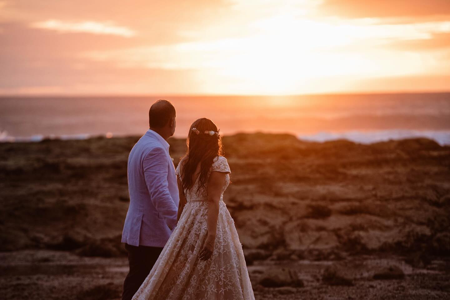Our next wedding in focus is of @christina_olinde & @ben_seymour_1 on a dreamy November afternoon with a perfect Costa Rican sunset ๐
๐ด๐บ๐
๐ธ by the very talented @meganmccullor_photography
#blissweddingscr #costaricaweddingplanner #weddingplanner #destinationwedding #weddingsunset