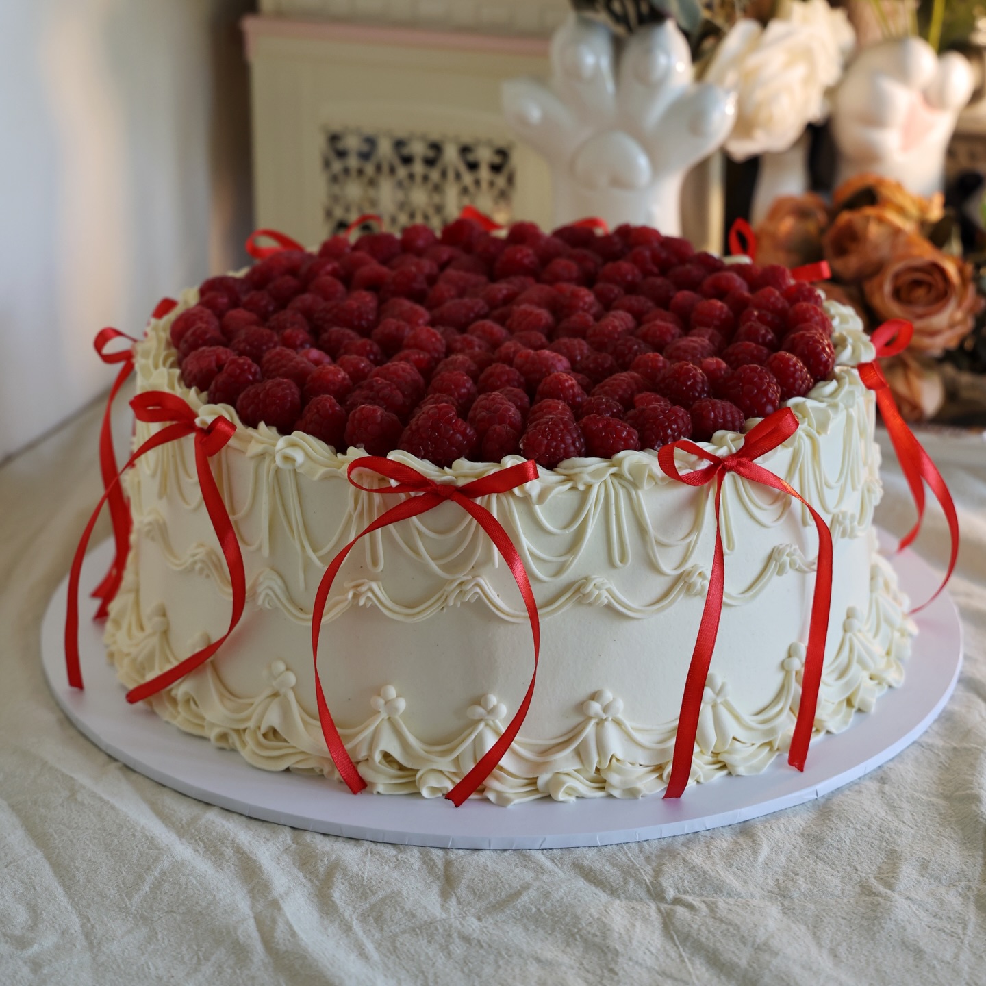 Raspberries, ribbons, and a little old-fashioned romance. β₯οΈ
.
.
.
.
.
.
.
.
.
.
.
.
.
.
.
.
.
.
.
.
.
#weddingcake #vintagecake #raspberrycake #cakesofinstagram #londoncakes
