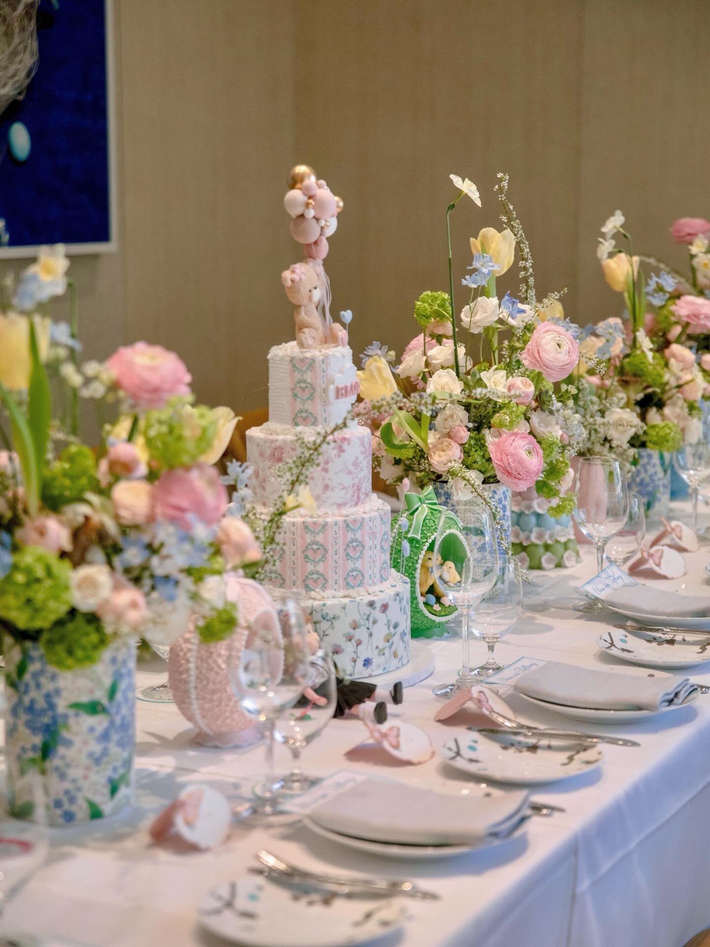 Spring at Tiffany & Co.
From the wedding florals to the first birthday blooms —
thank you for letting us grow with your family. 🩵
Florist: Bruce | Photo: Neo
#Tiffany #FirstBirthday #NYCFlorist #EventFlorals #FloralandNewYork