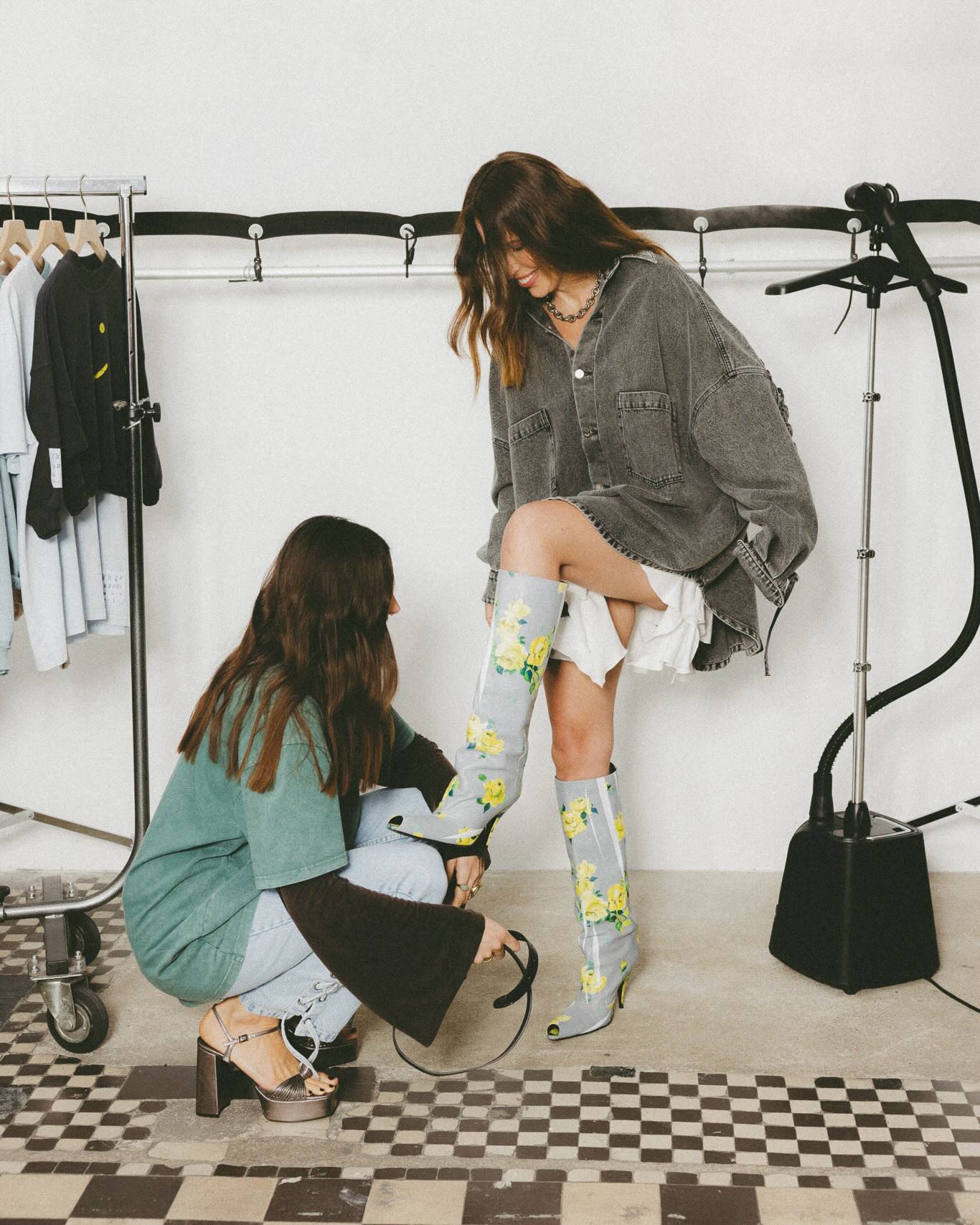 Już jutro widzimy się z Wami w Wasalaa przy Mokotowskiej 28 w Warszawie! ✨ Na miejscu od 13:00 będą na Was czekać Monika i Patrycja 💃🏻
A to jeszcze