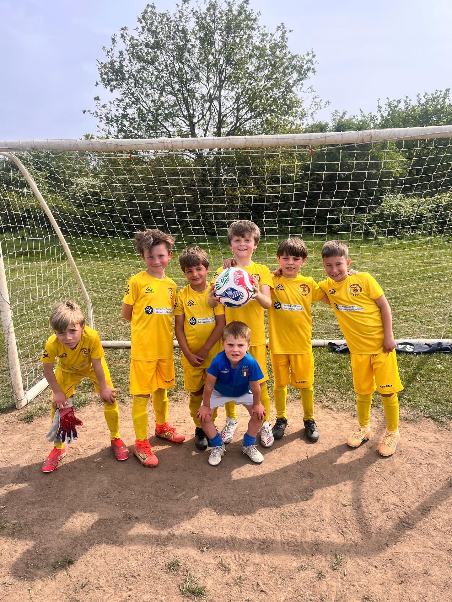 ⚽️ What a weekend of football at the ELE League! 🥳
🔵 Blues: 4-0 (L)— A tough result today against a side that were a lot more than physical. Despite the constant challenges, the boys showed great character and kept going until the final whistle. We’ll get back to training, find our rhythm again, and come back stronger next week. 🛡️💪
🟢 Greens: 12-6 (W) — Brilliant win today, Greens! 💚 A big performance all round with outstanding tackles and great pressing that led to goals. Even when they tried to get back into the game, we found another gear and pushed on. That’s the mentality we want! 💪🔥
⭐ MOTM: Coen — For incredible tackles, quality passing, and stepping up with a huge goalkeeping performance in the second half! 🧤⚽️
🟡 Yellows: 5-5 Draw— A good effort today with some amazing shots across the keeper. We started a bit slow in the first half, but the second half was much better, we stepped up and showed who we are as a team with real energy and determination. 🤝✨
⭐ MOTM: Remy — For always getting stuck in and causing constant problems for the opposition on the attack! 👏👊
Great work ethic from everyone involved!
Well done boys, roll on next week! 💪
eleleague 🔥🔥