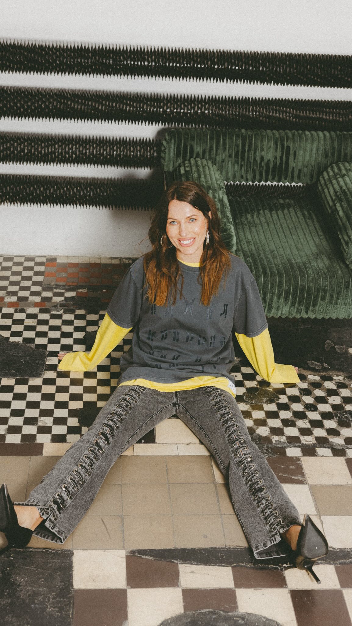 „Kwiatuszku” - tak czule Patrycja zwraca się do Moniki 🌼 I właśnie ta relacja zainspirowała naszą urodzinową kolekcję.
Stworzyliśmy ją wspólnie z Mon