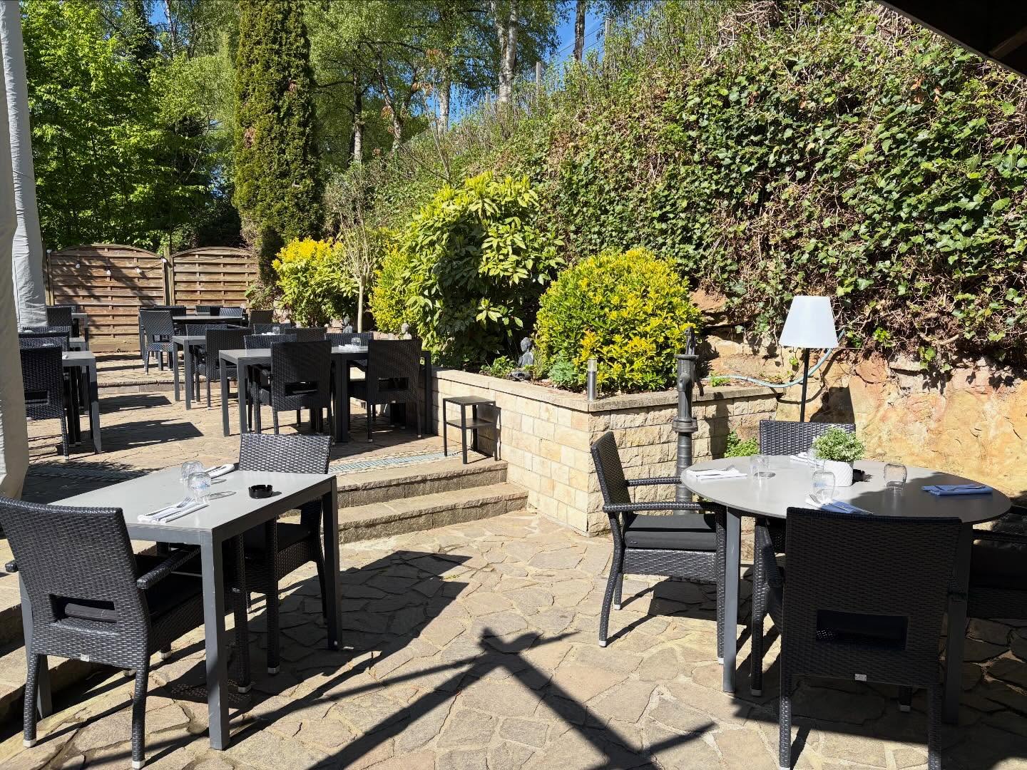 Retrouvez nos plats du jour pour nos deux établissements Au P’tit Max
📞 Contact & Réservations :
🖥️ www.auptitmax.lu
Kirchberg📩 23, Rue de la Lavande L-1923 Luxembourg
☎️ +352 43 95 19
Place d’Armes📩 5, Avenue Monterey L-2163 Luxembourg
☎️ +352 22 13 60