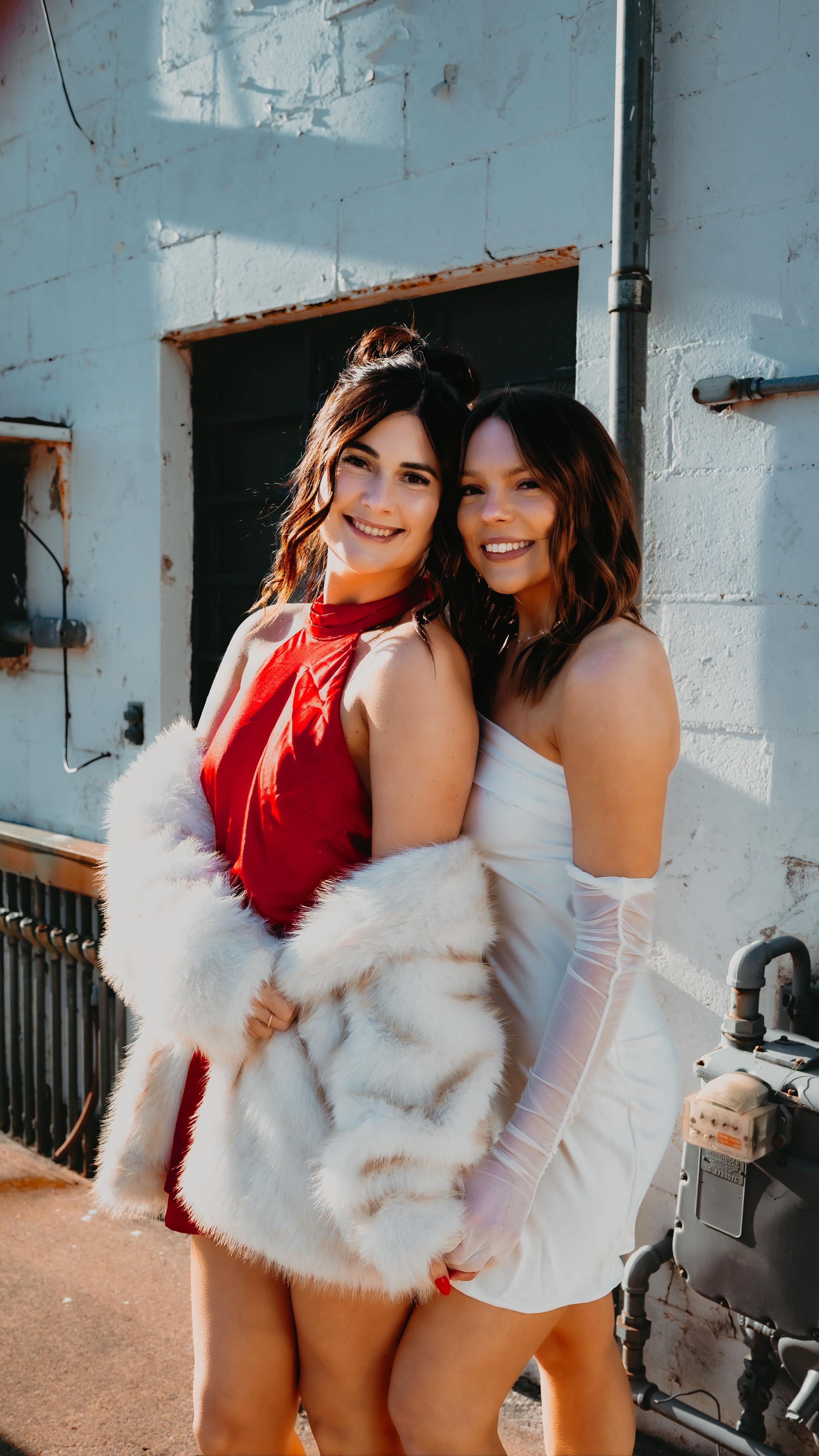 2026 brides this is for you. 💘💘 Welcome to our sidewalk series with Kylee & Autumn 💌
Inflori LUX | Muskegon MI