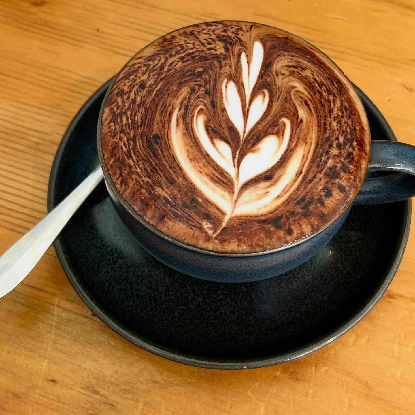 Start off your week with some buzz with a coffee from Mariana’s Kitchen 🤩☕️
Make the most of our early bird 10% off your coffee from 8am - 10am Monday to Friday ‼️
Thanks Suzy for your beautiful latte art 🥰
#coffee #latteart #lowerhutt #wellington #cafe