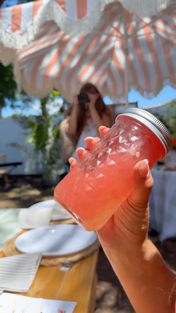 The Wandering Whale led a mocktail class for one of SWEL’s recent gatherings where The Cottage Conservatory hosted a Wellness Workshop! What a fun afternoon and amazing collaboration! 🥰
Natures Electrolyte:
🍯 LOCAL Honey
💗 Pink Himalayan Salt
🍋 Fresh Squeezed Lemon
🥥 Coconut Water
🍉 Blended Watermelon
🫐 🍃 Blueberry & Mint Garnish
No artificial dyes
No processed or added sugar!
Keeping you hydrated, fighting local allergies and giving you a boost with all natural ingredients! ✌🏻
Vendors:
Networking Group: @swelevents
Venue: @the.cottage.conservatory
Mocktail Class: @the.wandering.whale
Caterer: @simplygourmetsrq
Rentals: @stellaroseevents
Photographer: @kennaschott
Content Creator: @velzycoastal
Florals: @lilybellafloral
Music: @royaleentertainment_srq
Cupcakes: @the_cookie_beach
Sourdough: @the_breadartist
Cold Pressed Juice: @bloomjuicerytonic
