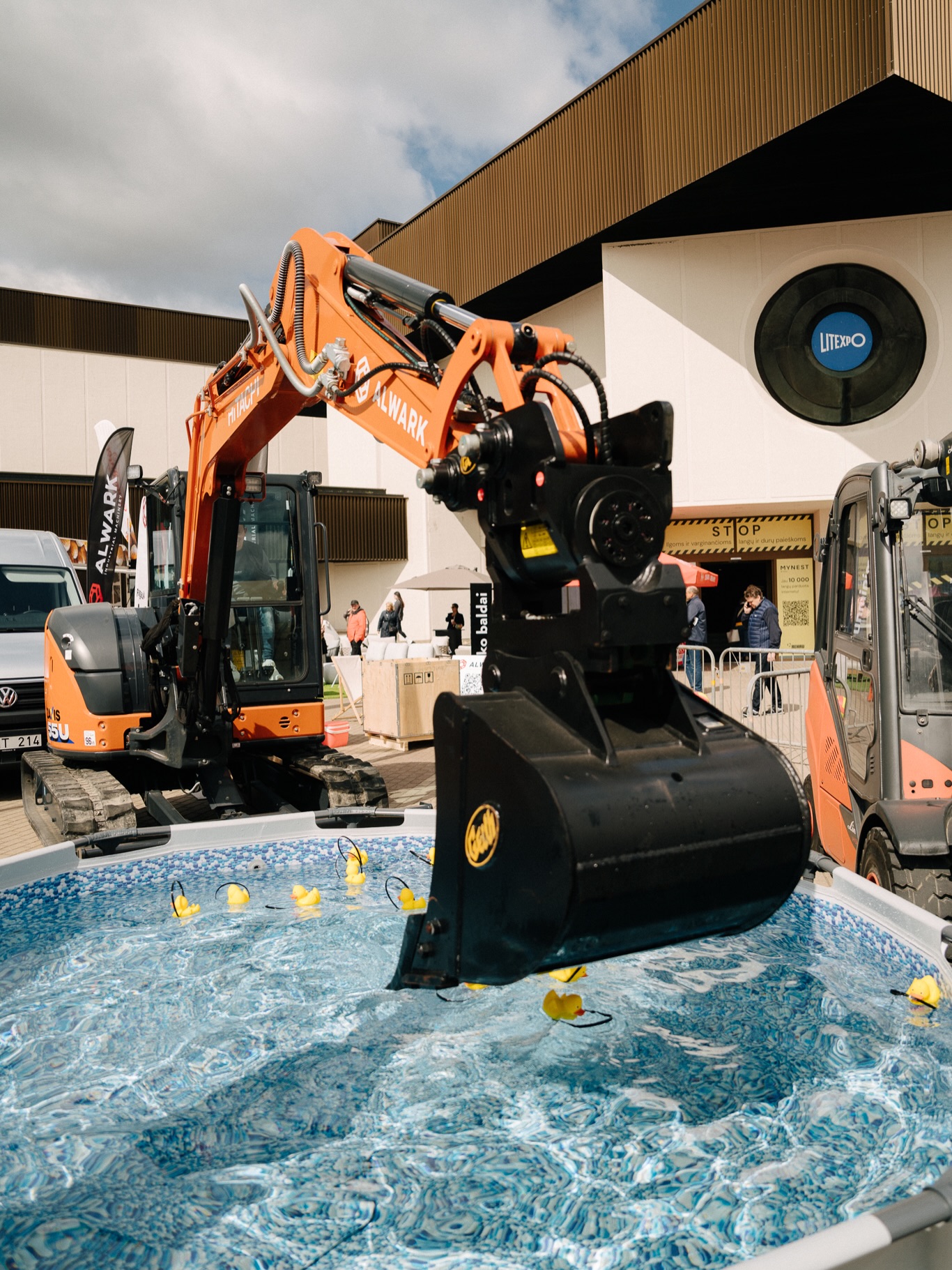Less force.
More control.
The duck is watching. 🐥
Feel More(OM) @alwark_lietuva
#renginiai #renginiuorganizavimas #onemore #event #eventmanagement
