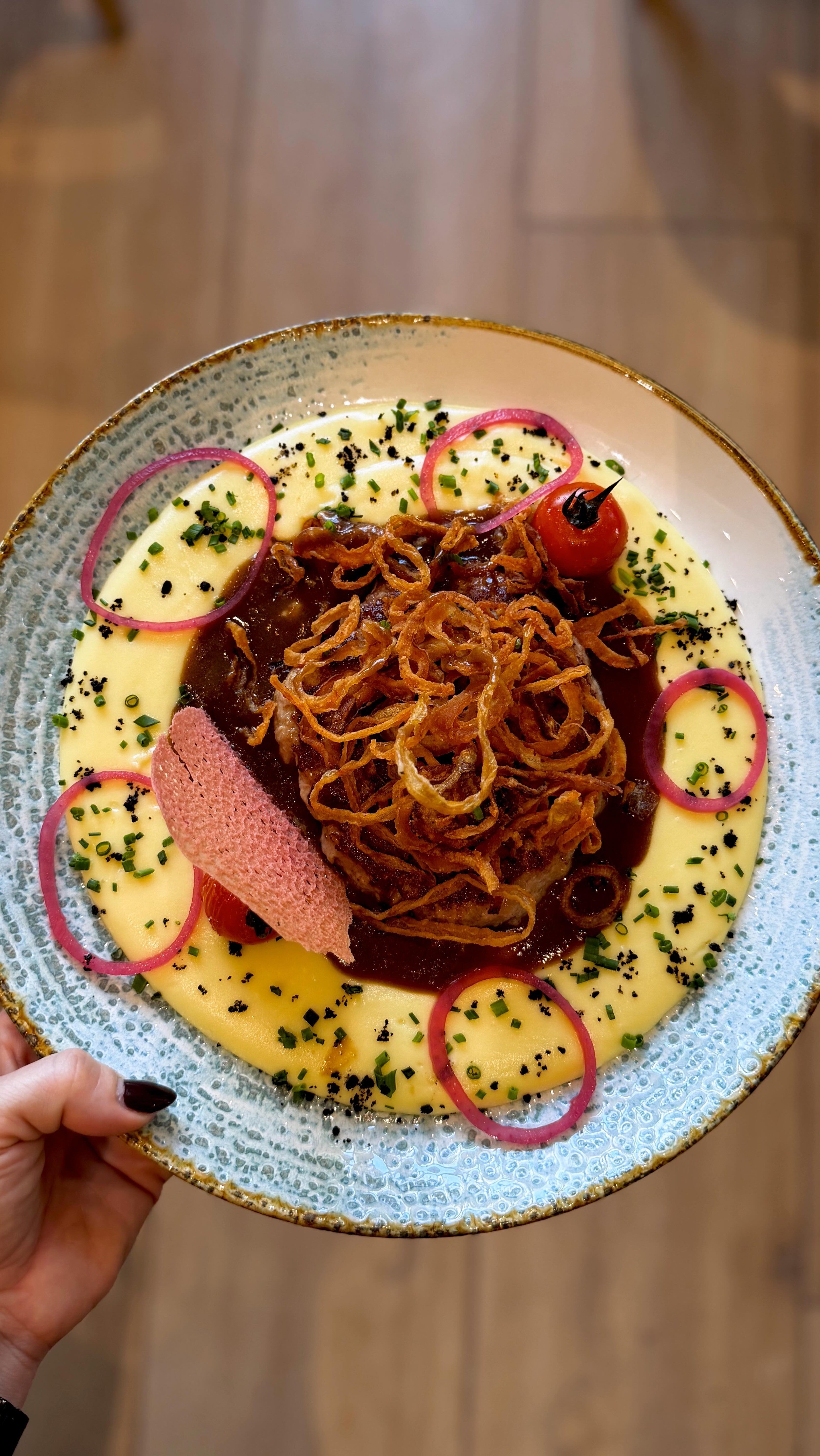 Das ist dein Zeichen, denn du hast es dir verdient. 🍴🍛
Kein Stress, kein Nachdenken- einfach vorbeikommen, zurücklehnen und genießen. ✨