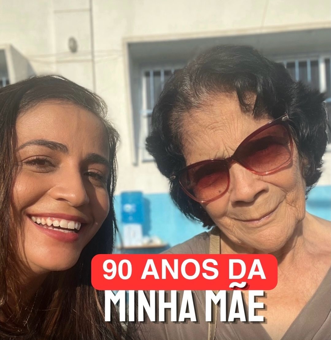 Minha história começa nela e com ela.📕
Um dos livros mais importantes que a vida me deu de aprendizado, amor e força.
Agradeço a Deus pelos 90 anos da minha mãe. Há poucos meses, quase nos despedimos… mas Ele, em sua infinita graça, permitiu que ela permanecesse conosco. E hoje podemos celebramos esse presente que é tê-la aqui. ❤️
A matriarca da família.
A mulher que cuidou, com unhas e dentes de: filhos, primos, irmãos e de quem precisasse e que hoje é cuidada por nós, com todo o carinho e amor que sempre nos ofereceu.
Uma mulher dedicada, batalhadora, de fibra e de coragem.
A vida nem sempre foi gentil em seus caminhos, mas ela nunca perdeu a fé, que a sustenta até hoje e que também nos sustenta.
Celebrar seus 90 anos é celebrar uma história que nos formou, nos ensinou e nos inspira todos os dias.