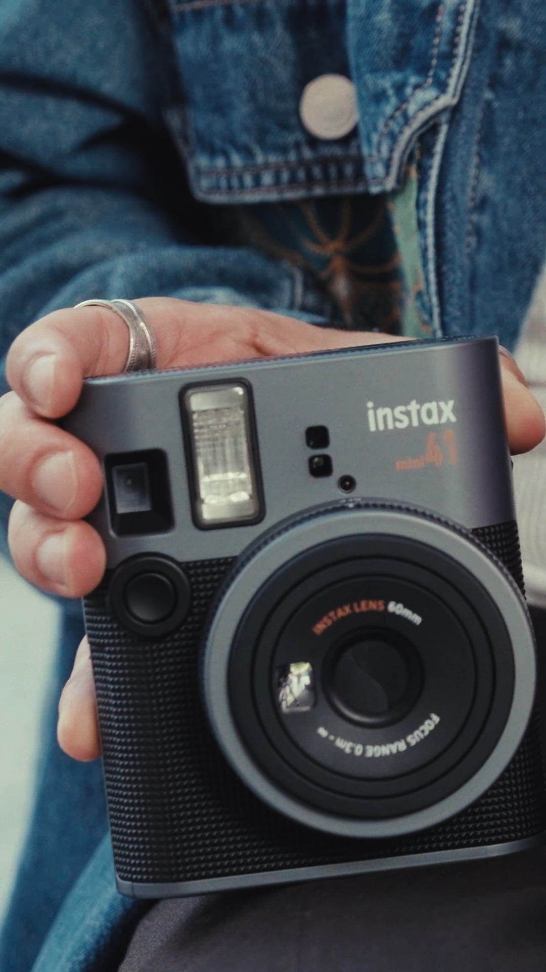 Spinning tracks and snapping shots 🎶📸
Instax Mini 41 catches the energy of real talents
#Instaxeg #InstaxMini41