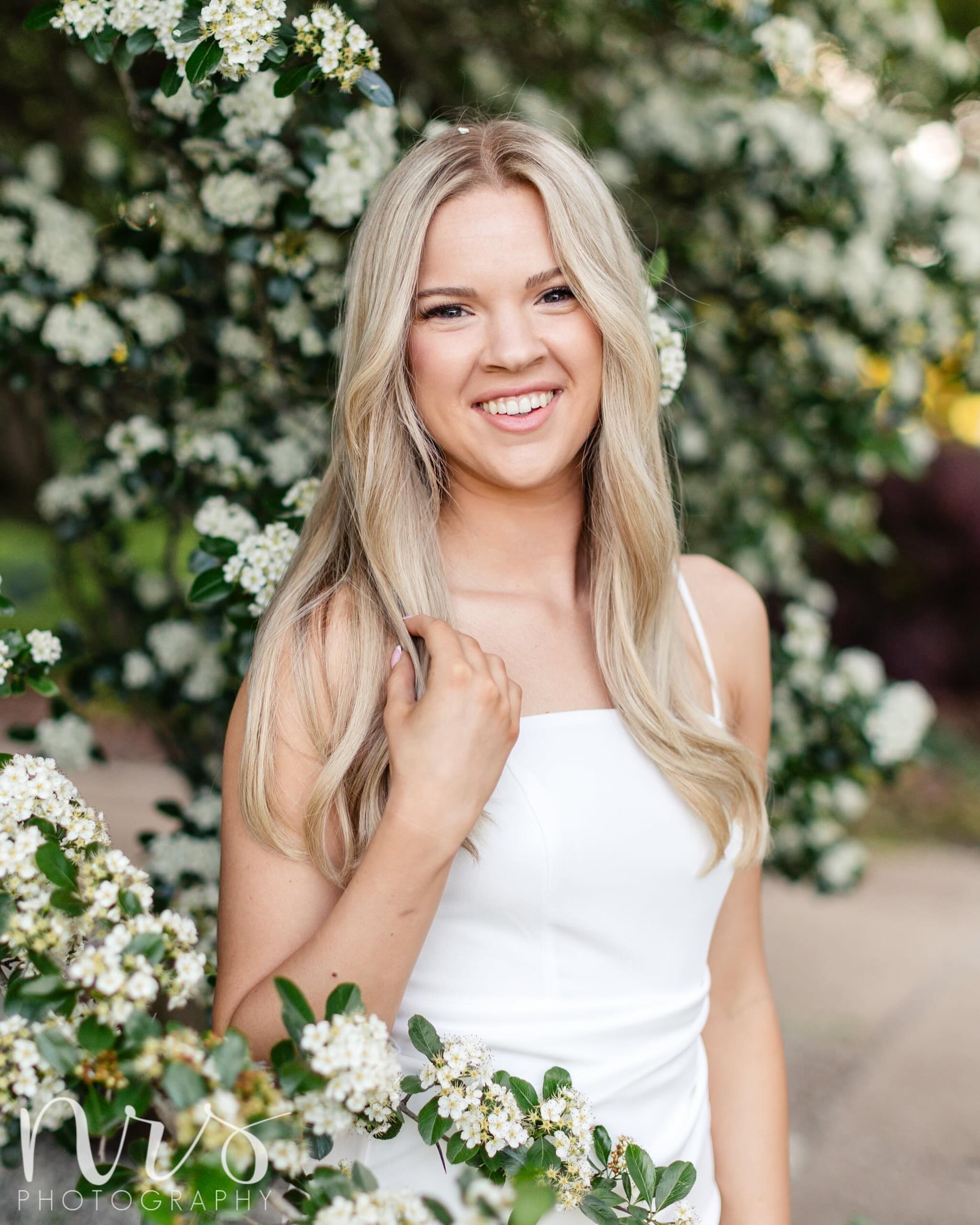 This sweet flower girl from my wedding is all grown up and about to be the bride this coming June! 🥹🤍
#nrsphotographyil
