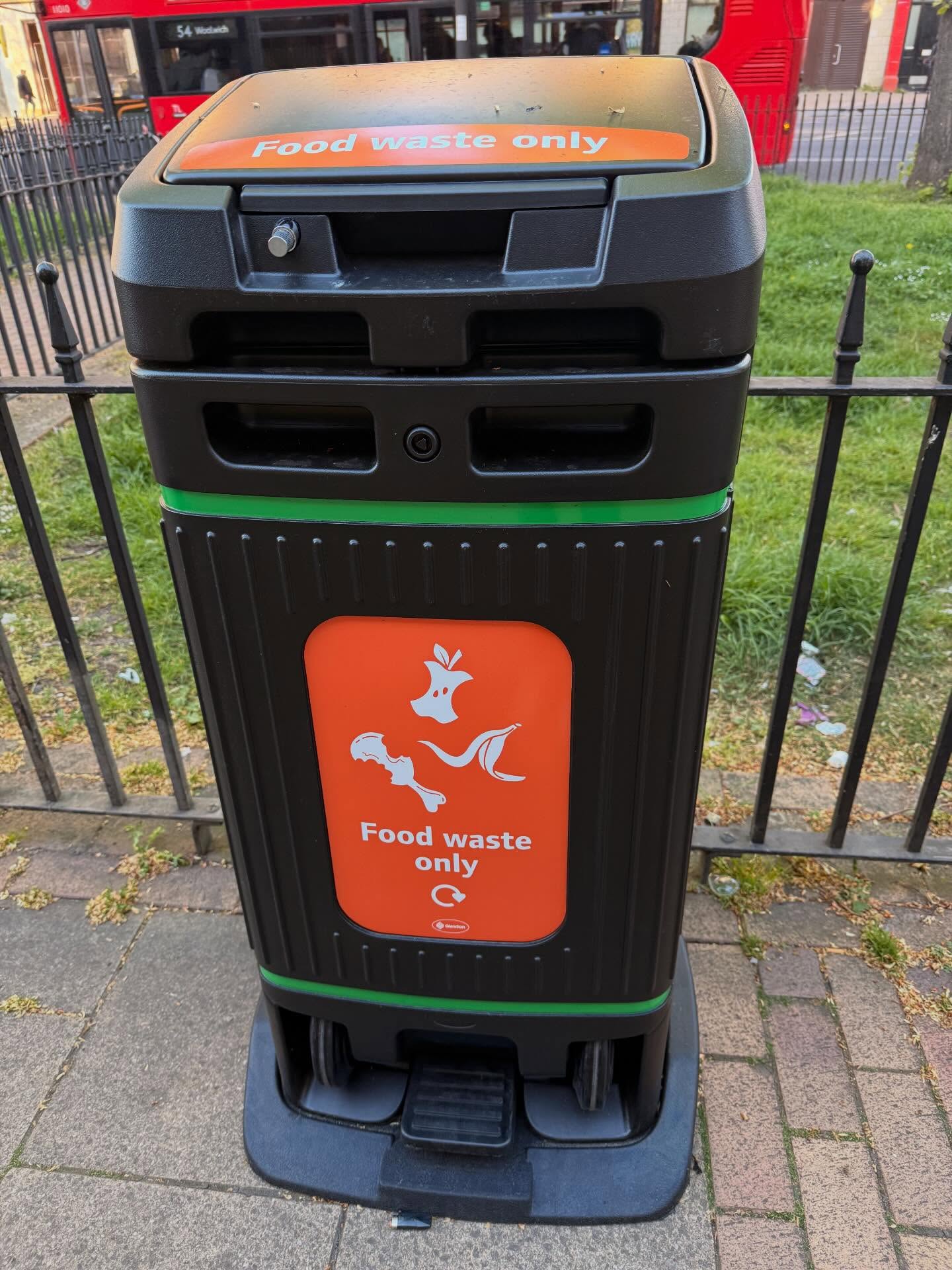 New addition to the Lewisham High St New food waste bins! This initiative is a step in the right direction:
- Reduced rodent issues
- More composting
- Environmental benefits
- Less landfill waste