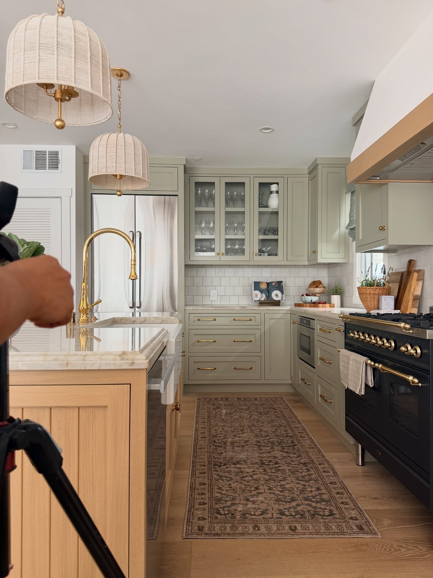 A timeless classic. This was a fun one. Our client selected the paint color @sherwinwilliams Svelte Sage and she knocked it out of the park! 🙌🏻