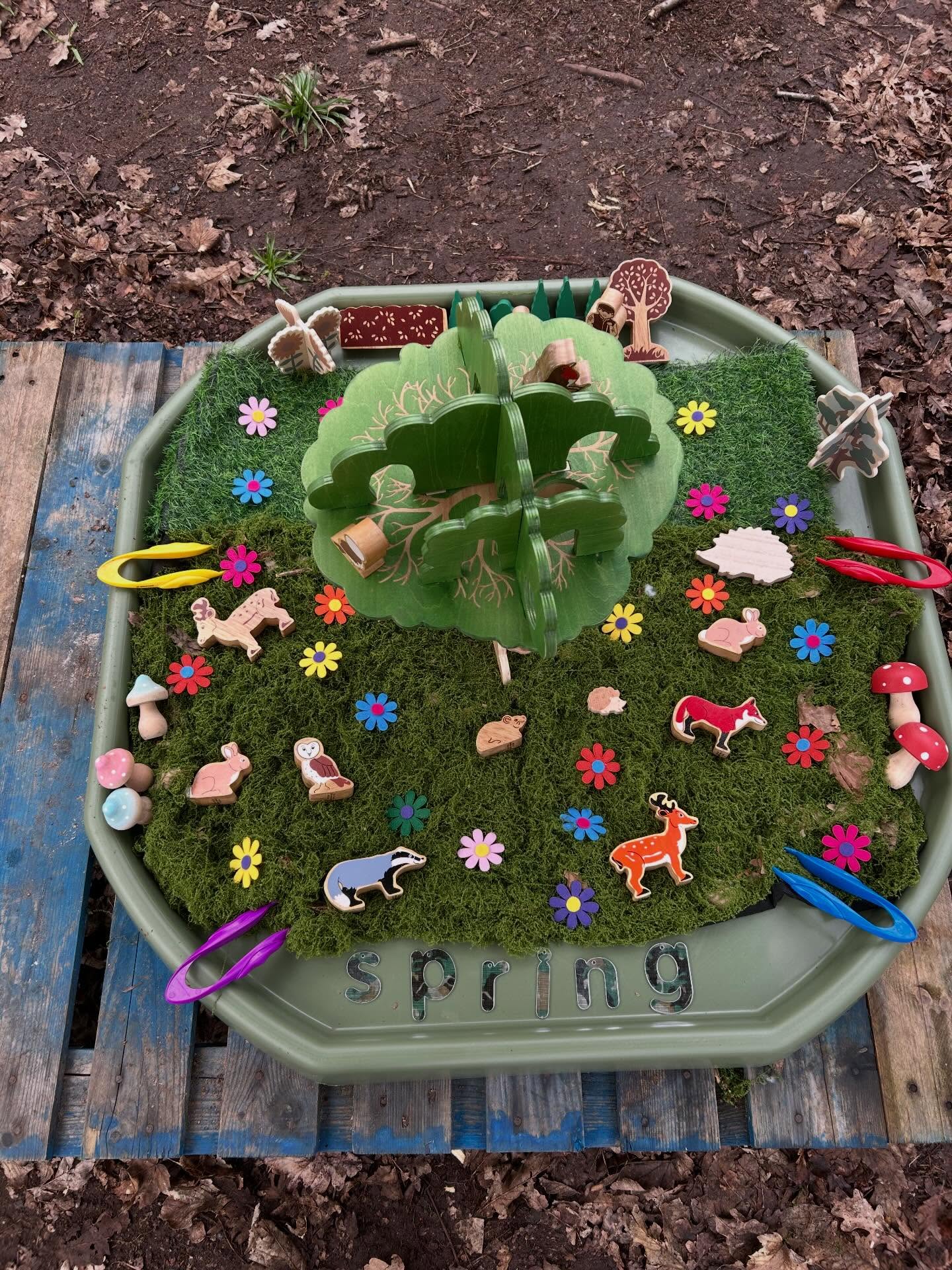 🪻SPRING 🪻
We are down to our final 2 sessions of our current spring theme and I have loved seeing so many of you come along for lots of fun and play outdoors.
Our new theme will be announced tomorrow and the booking for May will be open tomorrow too.
Who’s coming along for some outdoor fun in May?? #outdoorplaygroup #woodlandplay #playislearning #earlyyearsplay #surreymums