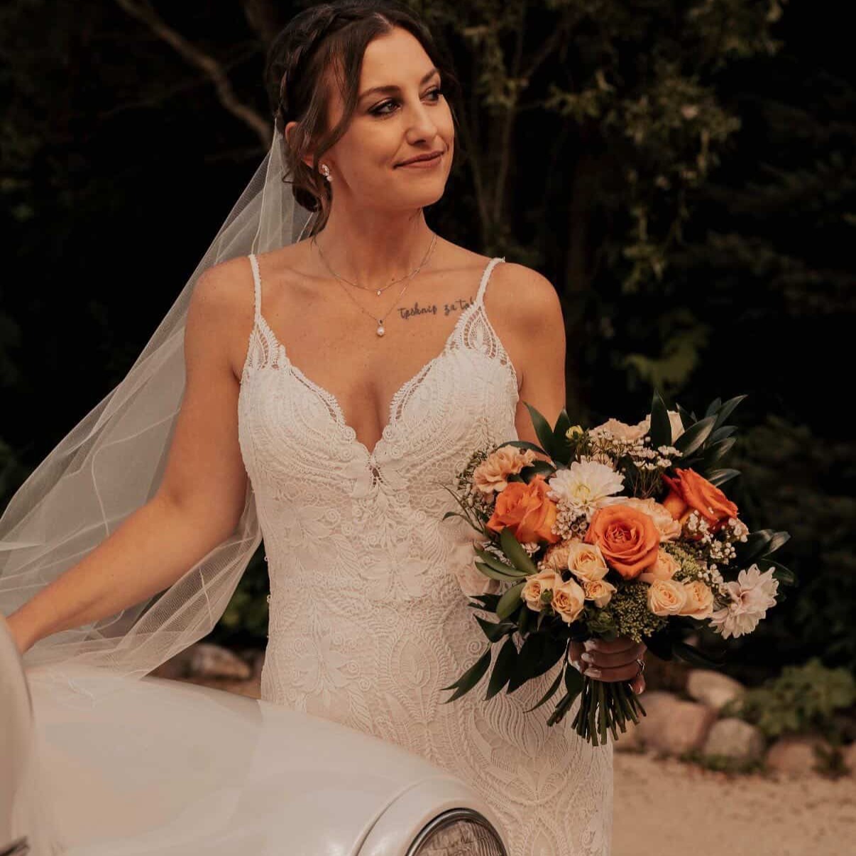 “True love is not eyes that meet, but souls that dance.” — Bridgerton
Dearest reader..... your garden-inspired wedding flowers are calling 🌼
From bouquets, corsages, and boutonnieres - to ceremony and reception floral designs, fresh floral designs beautify your dream day in the most delicate way.
2027 and 2028 brides - if you love our style, I'd love to get your wedding inspiration and estimate in your hands ❤️
Book a time on my calendar - www.calendly.com/archernbliss
#archernbliss #weddingflorist #wisconsinwedding #weddinginspo #wisconsinbride #travelingflorist #locallygrownflowers #gardeninspiredwedding #bridgertonwedding