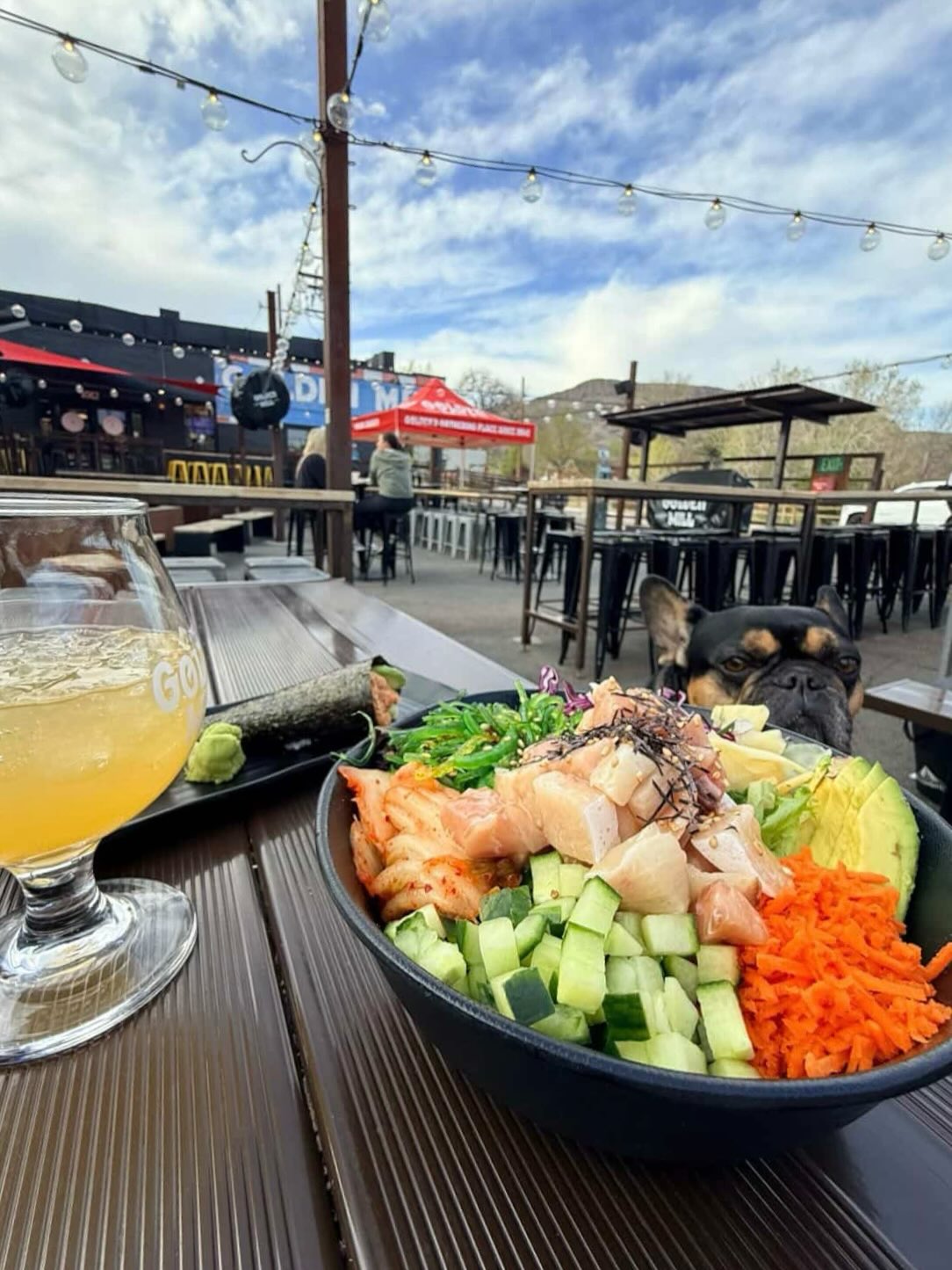 We’ll take our food with a view any day (+ a sunset never hurts!). Thanks to our friends @carlysmith_turner @taylei and @wesellresturants_auroraco for the pics 📸