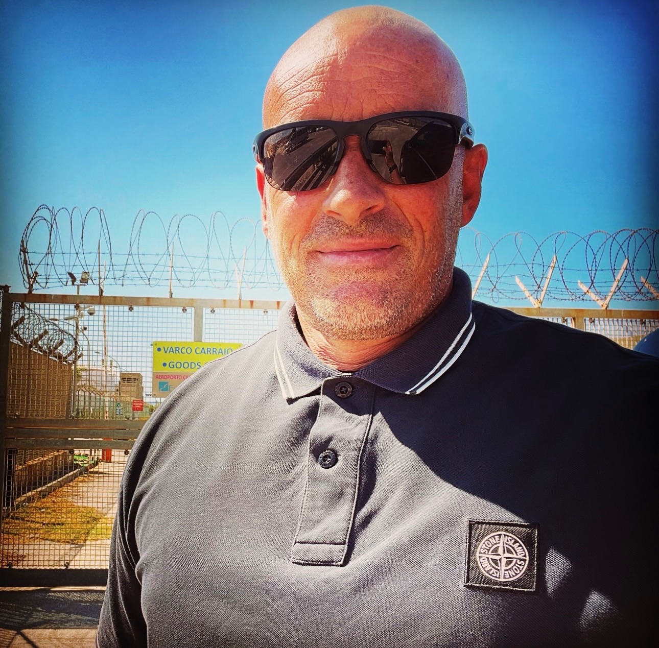 Some people crack under pressure.
Some people are built for it.
35 years taught me which one I am.
Sicily. Another day on the edge.
#travel #travelgram #work