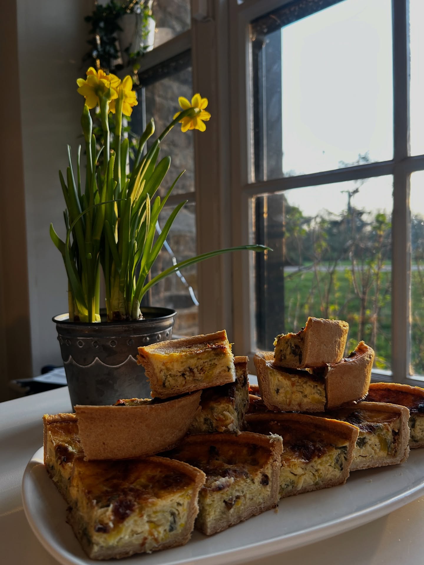 Weekend plans: Sorted. ✅ 🥧
A fresh batch of quiches is heading our way for the weekend! Whether you’re stopping in for a quick bite or taking a slice out into the park, be sure to drop in and have a taste before they’re all gone.
Now that the days are longer, we’re here until 5pm to keep those spring vibes going. ☀️
The Rookery Café | Open: 830am-5pm | Kitchen: 9am-430pm