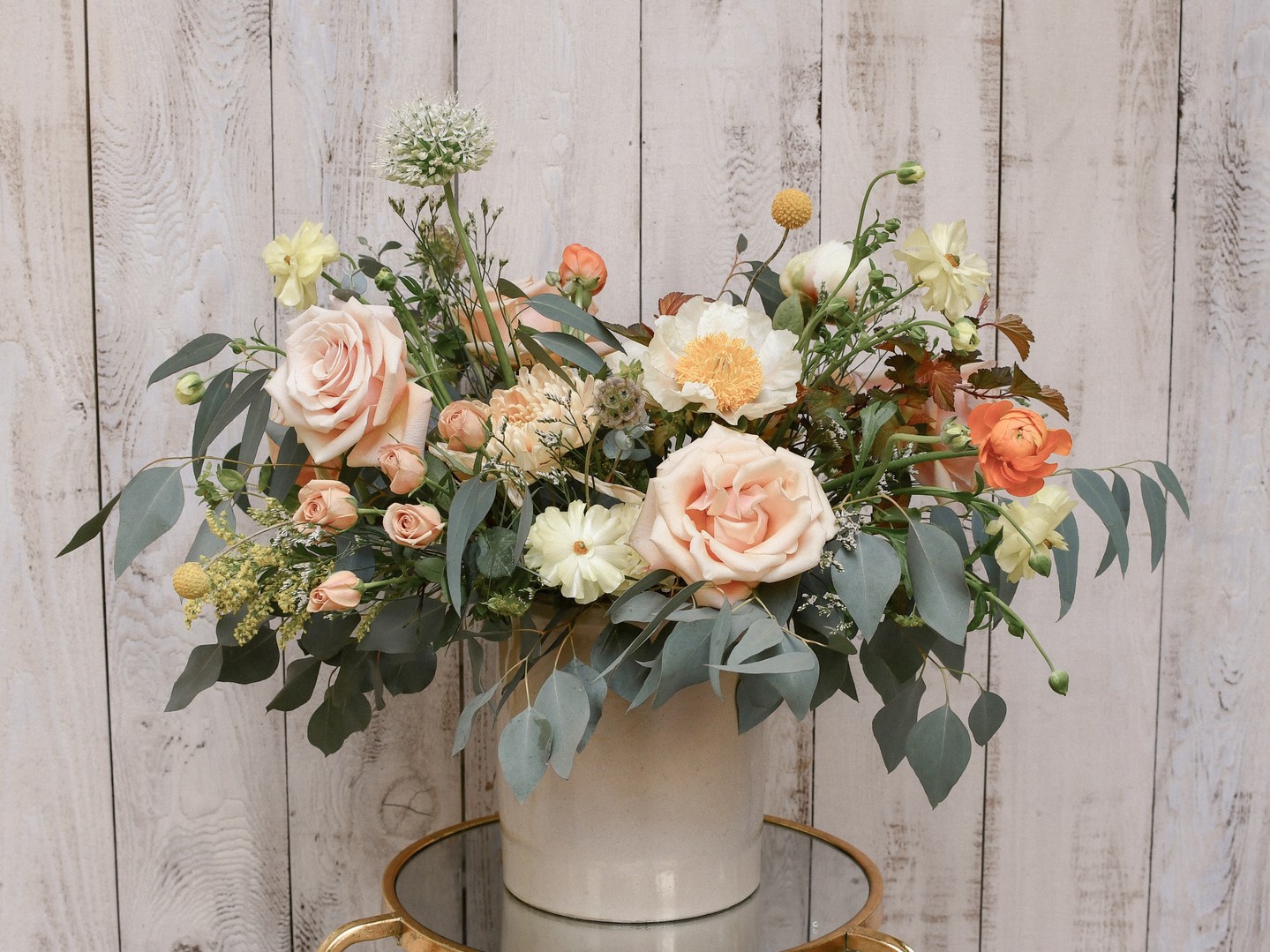 Mother’s Day is near.
In the studio, each arrangement begins to take shape—
working with seasonal blooms, soft palettes, and a natural, garden-inspired style.
Thoughtfully designed to feel personal,
and quietly beautiful.
—
Our Mother’s Day collection is now available to order online.
with delivery offered May 8–10.
Complimentary delivery on orders over $80.
—
Niche Boutique Florals
Limited availability.
.
.
#nicheboutiqueflorals
#mapleridgebc
#fraservalleyflorist
#mothersdayflowers
#flowersformom
#gardenstyleflorals
#myfrenchcountryflowerstudio
#springflorals