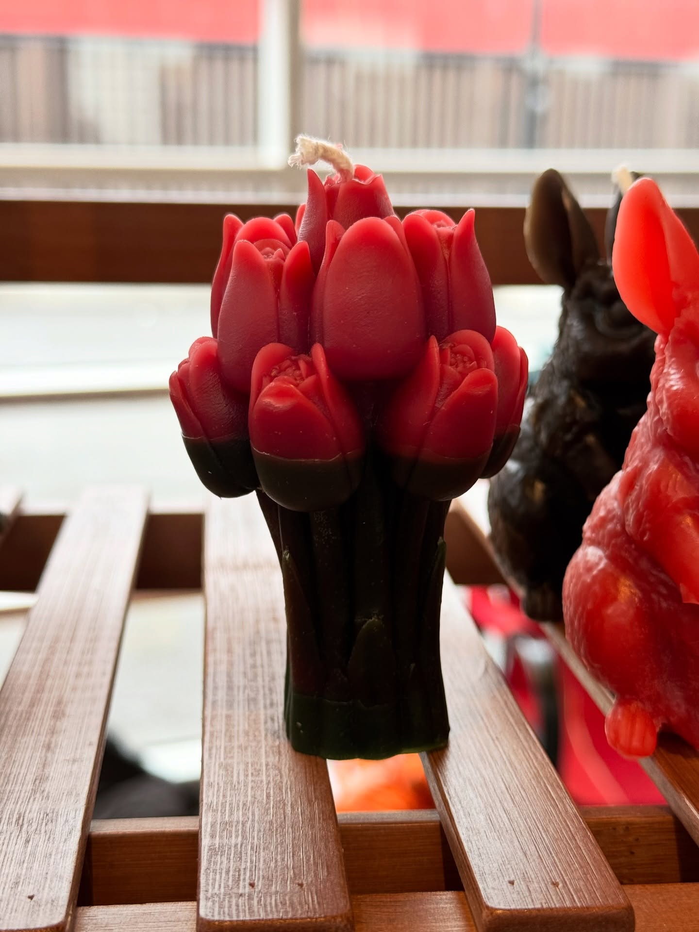 It’s last indoor market @saratogafarmersmarket of the season help us close out the season with a bang!
#farmersmarkets #farmersmarkerfinds #beeswaxcandles