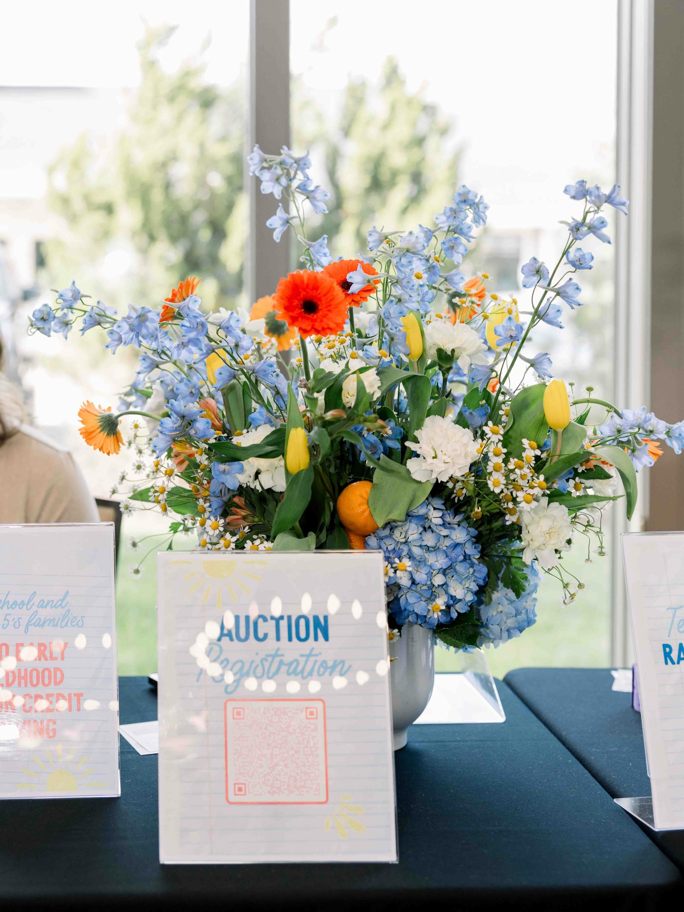 Auction highlights ☀️ Once again we want to thank everyone who helped make this year’s auction another HUGE success! We are so lucky to have such a supportive and generous community surrounding us.
Thank you @missyalisonphotography for taking all the pictures and @truer_design for the gorgeous floral arrangements!
