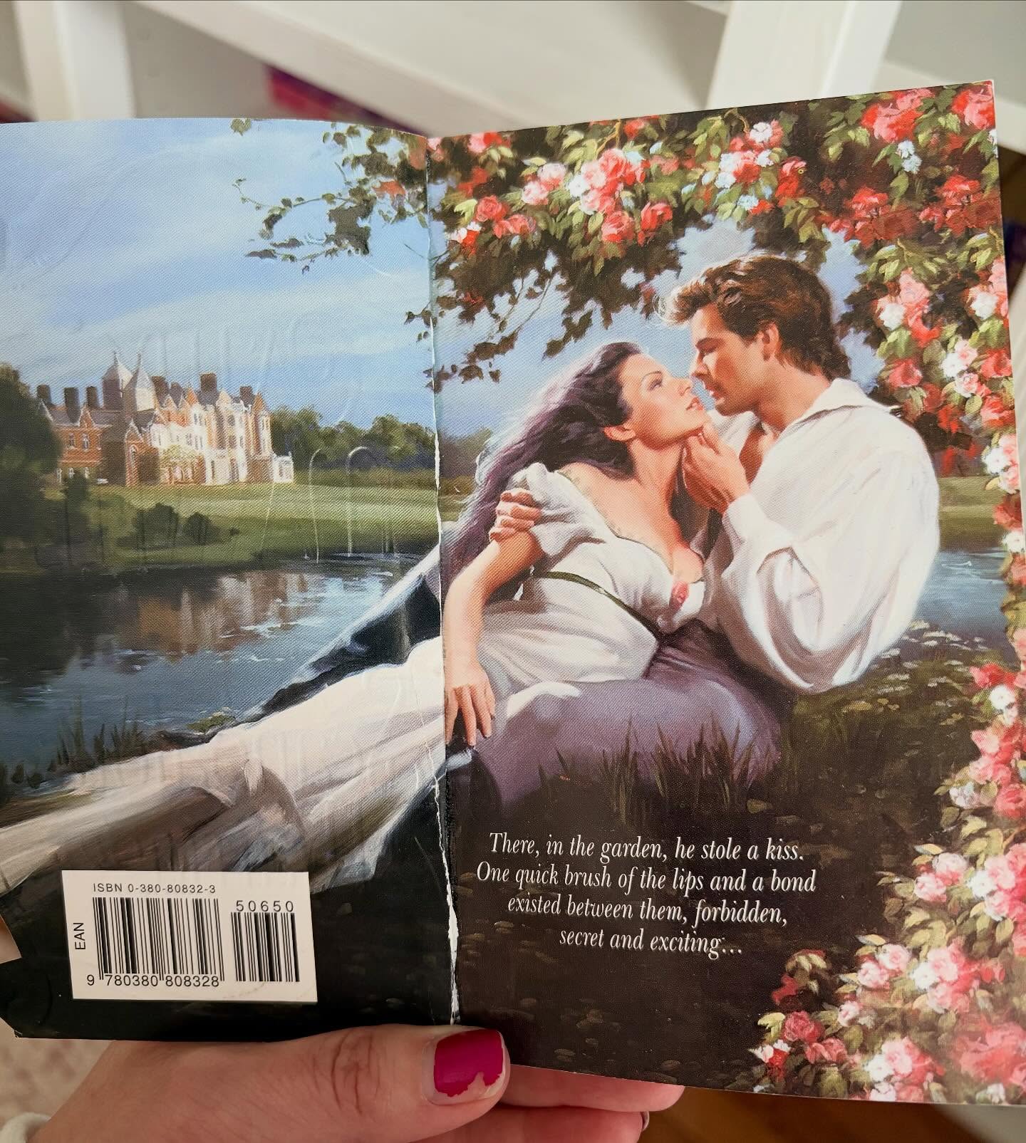 These are the Saturday vibes I want. Happy #StepbackSaturday 💕💕
#historicalromance #romancereader #romancebooks