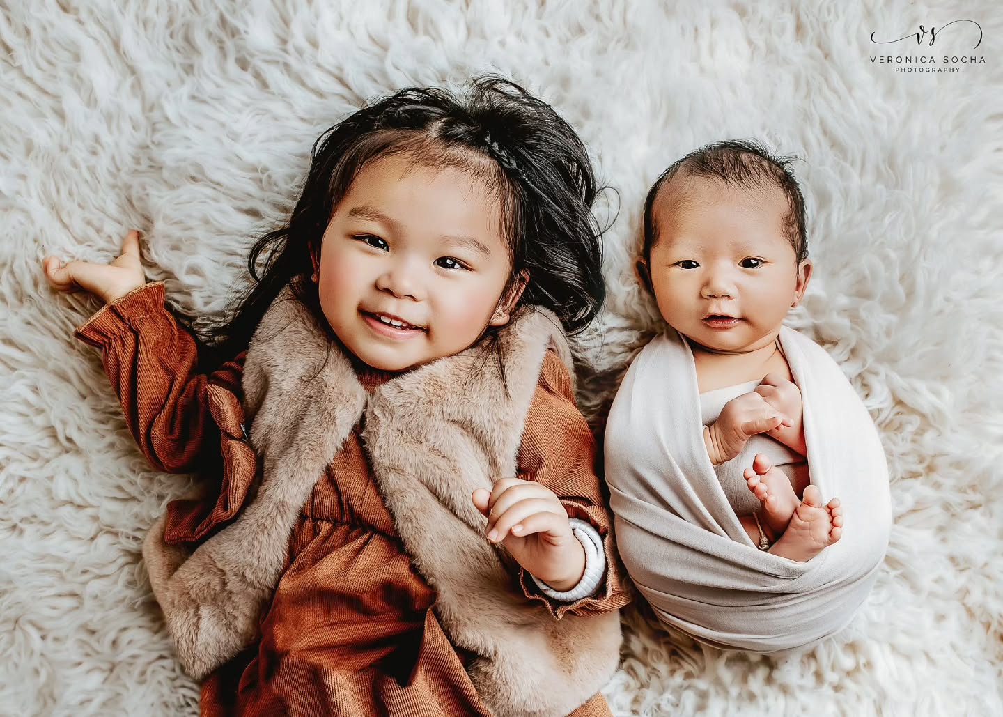 ✨ Little Nuwa & his big sister Ribrima 🤍 ✨
This photo… took time ✨
There was a bit of everything – moaning, crying, striking poses, and lots of laughter 😊
Big sister is only 2, so we followed her pace, took breaks, and let the moment unfold naturally… and this is what we created in the end 🤍
Because behind every beautiful image, there’s patience, trust, and a little bit of chaos 💫
And honestly… it’s always worth it ✨
📍 Swindon, Wiltshire
https://www.veronicasphotography.com/contact
#newbornphotography #siblingslove #toddlerlife #realmoments #swindonphotographer wiltshirephotographer familyphotography newbornsession