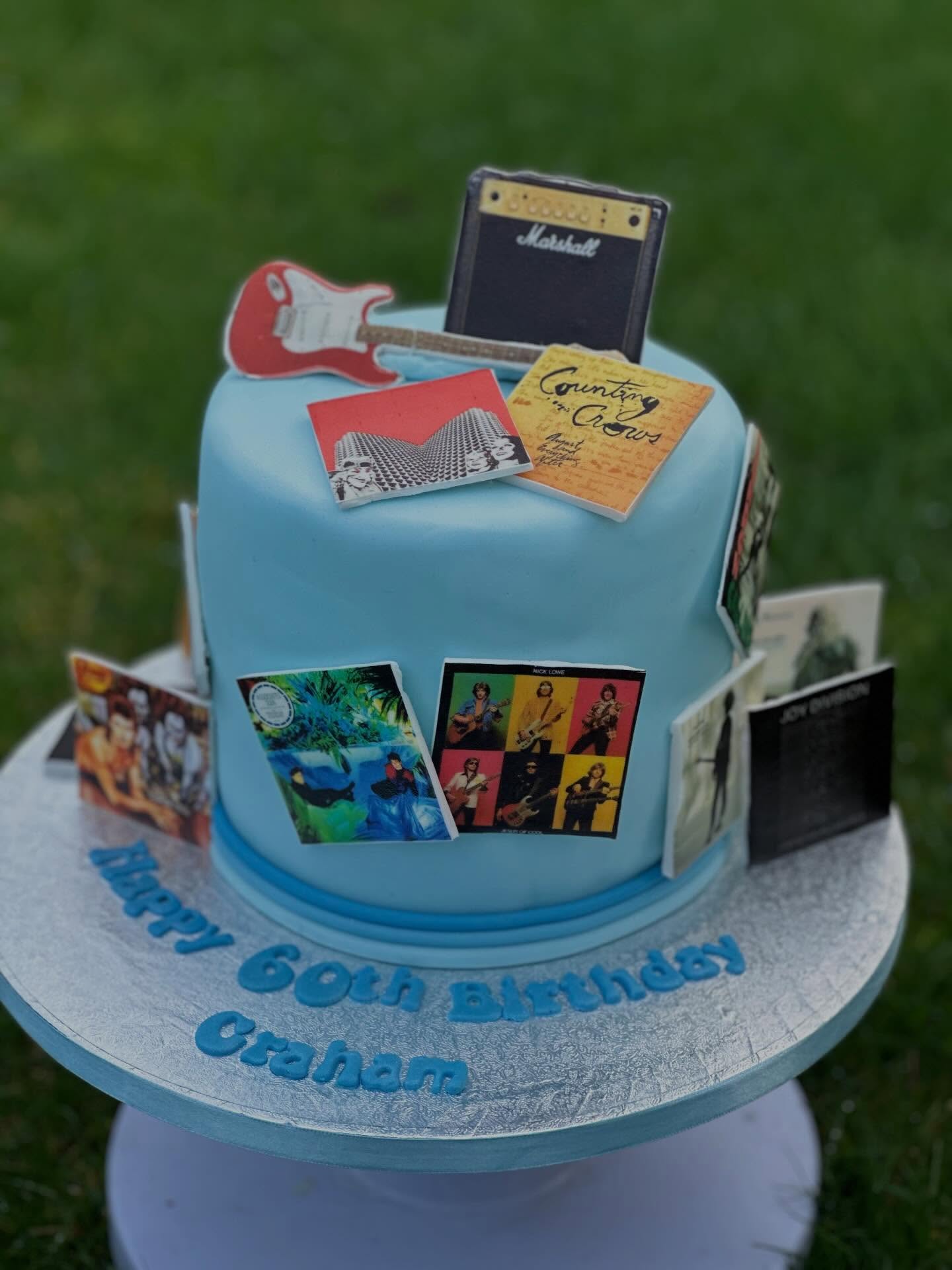 Album cover cake for guitar enthusiasts edible art #bespokecake #guitarcake #albumcovers #60thbirthdaycake #sayitwithcake