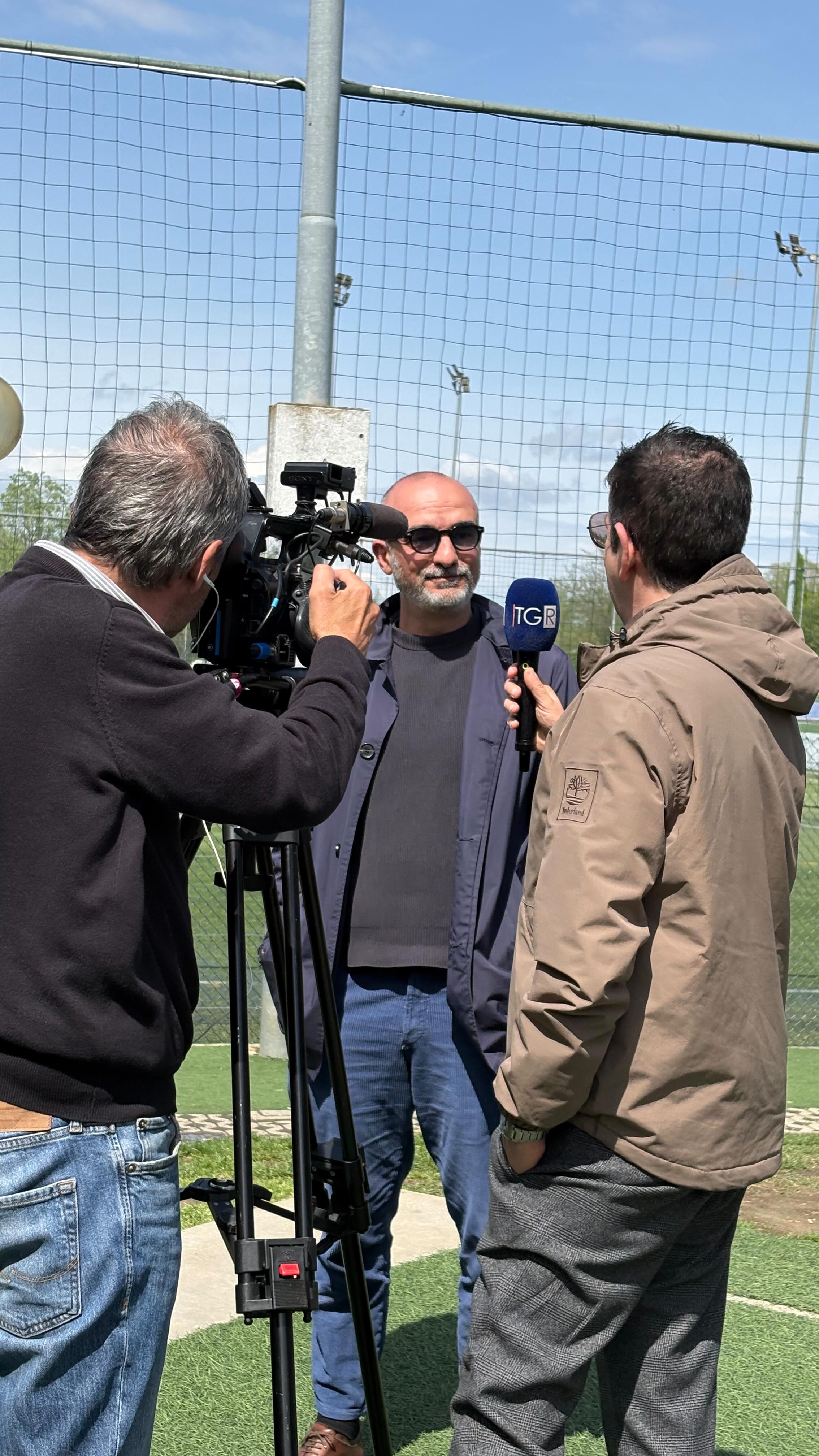 Il servizio del TG3, andato in onda oggi e disponibile sul sito di RaiNews, racconta la nostra realtà, i nostri valori e il mondo della Serie D nel suo insieme.
Per il Chisola, i giovani sono e continueranno a essere il centro del progetto.
Nel corso del servizio, realizzato dal giornalista Massimo Linari e montato da Flavia La Gona, sono intervenuti il nostro presidente Luca Atzori, il responsabile del settore giovanile Giulio Serratore, l’allenatore della prima squadra Nicola Ascoli e il nostro tesserato Federico Brusa.
#wearechisola