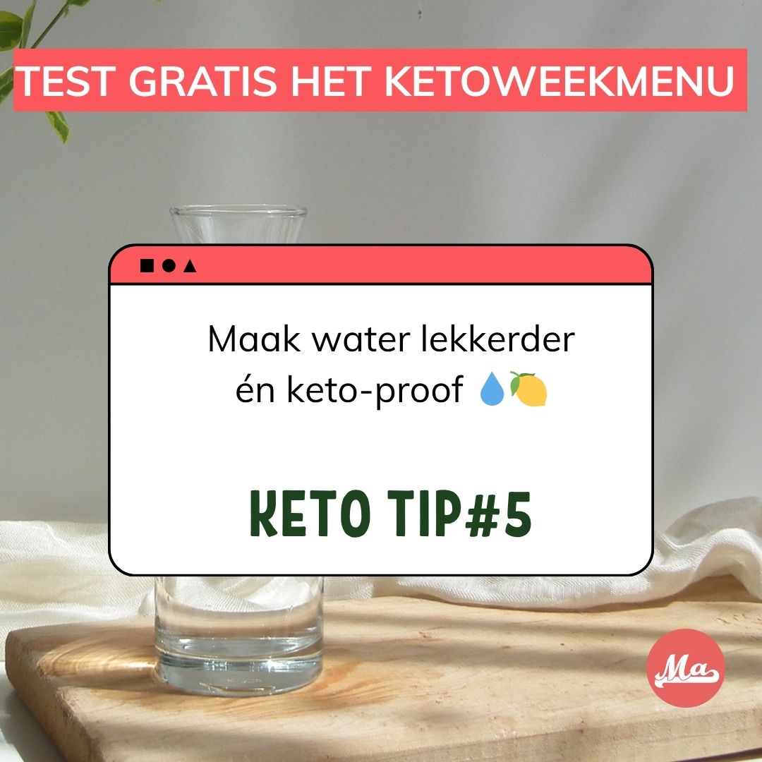 Veel mensen vergeten voldoende te drinken tijdens keto. Maar hydratie is essentieel om je energiek en in balans te voelen.
👉 Vind je water saai? Voeg dan een scheutje citroensap en een snufje zout toe.
Citroen helpt je pH-balans
Zout vult je natrium aan (handig, want tijdens keto verlies je meer mineralen)
Zo maak je van een gewoon glas water een krachtige keto-drank!
📥 Wil je meer van dit soort tips en een compleet gratis weekmenu?
Reageer hieronder met ONTDEK KETO.
