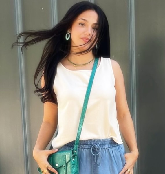 🩵Kani🩵porte un top et un pantalon @lola.espeleta un sac @paulmarius_officiel et des bijoux @blowbijoux
@ksdm.48
@showroom_kikox
#sion#valais #shopping #newpost😍 #🩵