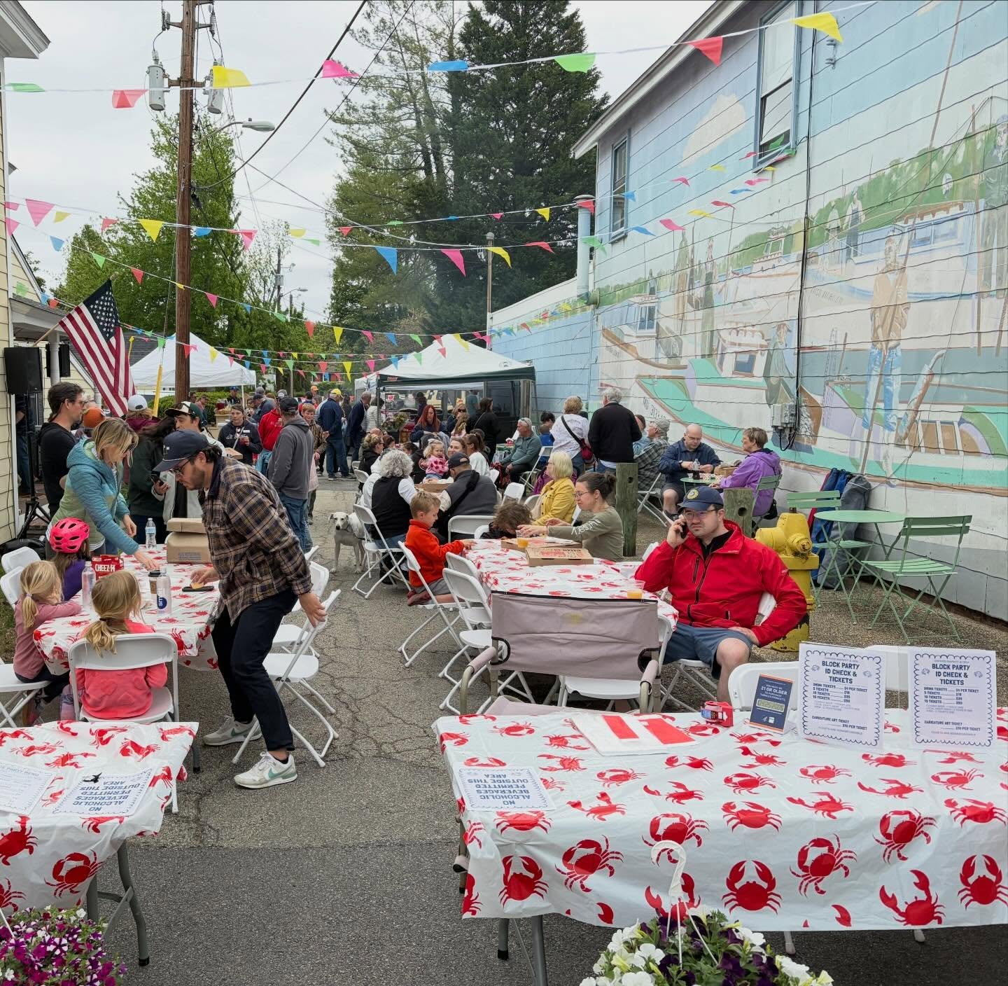 We had such a great Oxford Day at our first block party!! Thank you to everyone, from vendors to patrons, for coming out! Especially @shorepours behind the bar, @oxfordpizzaco for pizzas, @choptank_terrapin_oyster_co for oysters and @bibzydesignz for caricatures!! And of course our bands for keeping it lively!