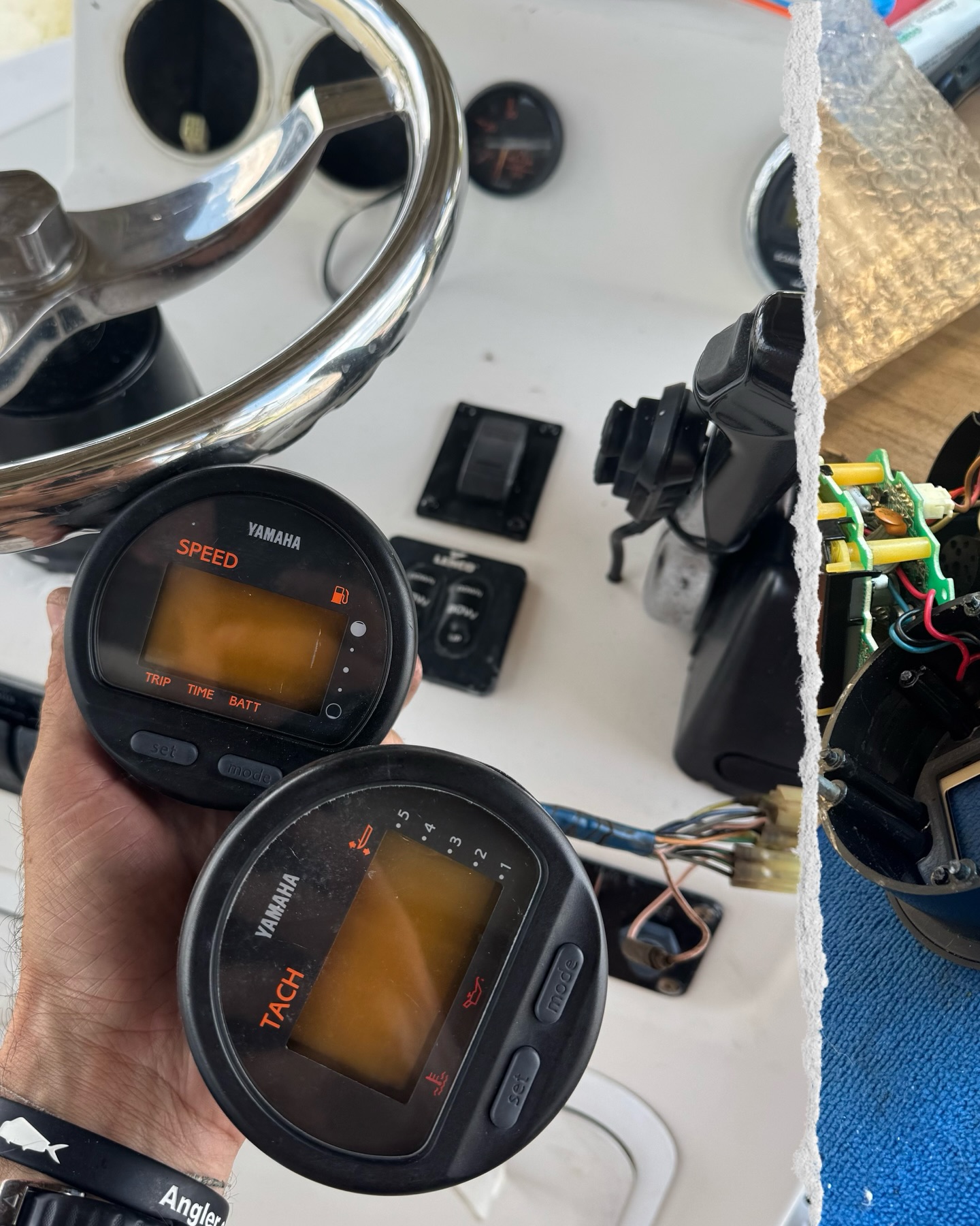Working on the little boat yesterday the project was to freshen these up a bit. You can see in the last picture I could barely read them. I think they turned out great.
I wonder if I should offer this to help people out up here? Would anyone want help with this?
#boating #fishing #destin #diy