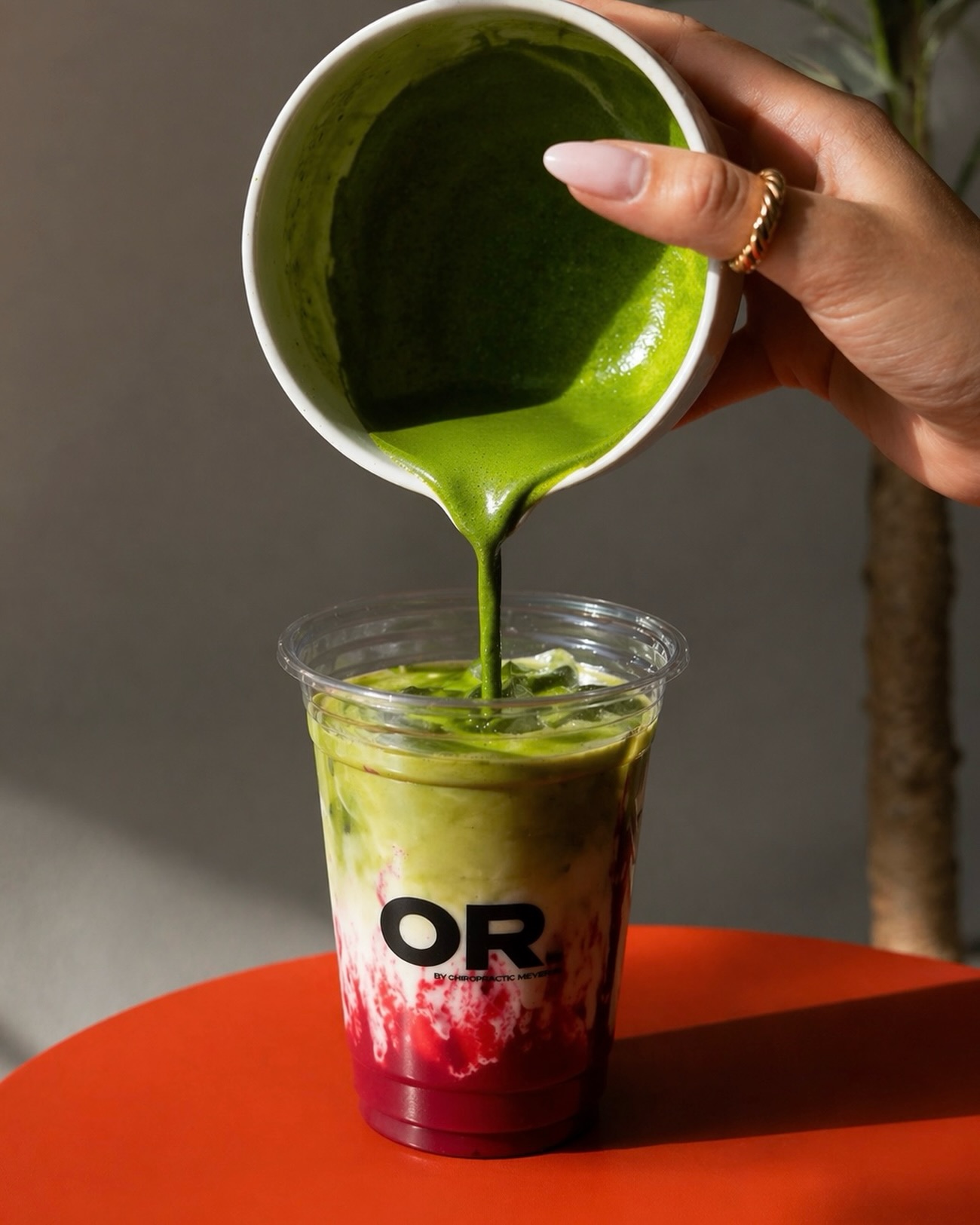MATCHA BY OR. 🍵
Mehr als Matcha.
Wir kombinieren echten japanischen Matcha mit Protein, Kollagen & Kefir und einer Raspberry- oder Mango-Base 🍓🥭
High Protein, probiotics, healthy und einfach anders als das, was man normalerweise kennt.
Perfect after treatment, training
or just as a quick reset in between.
Mit Matcha by OR. Matcha waren wir übrigens auch auf der FIBO — und jeden Tag komplett ausverkauft 🤝
