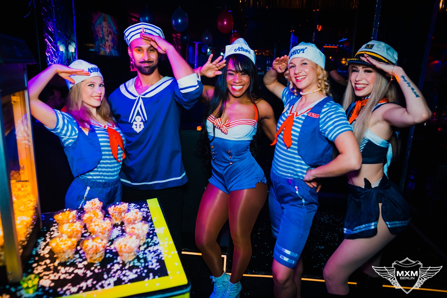 When the music hits and the lights shine, everything else fades away and only the moment matters. ✨🔥🪩
#MaxximBerlin #ClubExperience #BerlinParty #NightMood #DanceAllNight #MusicNight #ClubFun #GoodVibes #PartyScene #NightEnergy